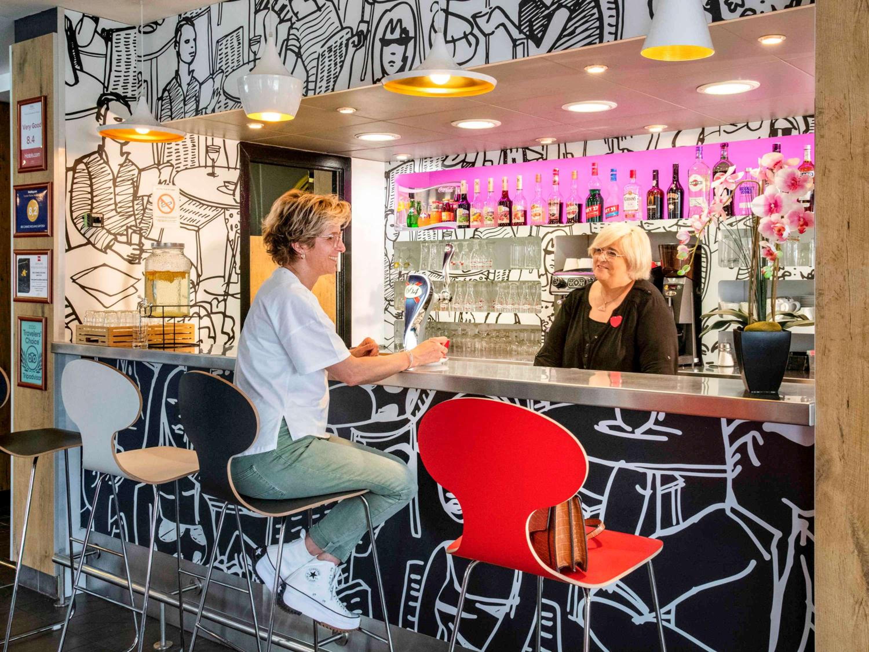 IBIS Cannes Mouans Sartoux Piscine parking gratuit