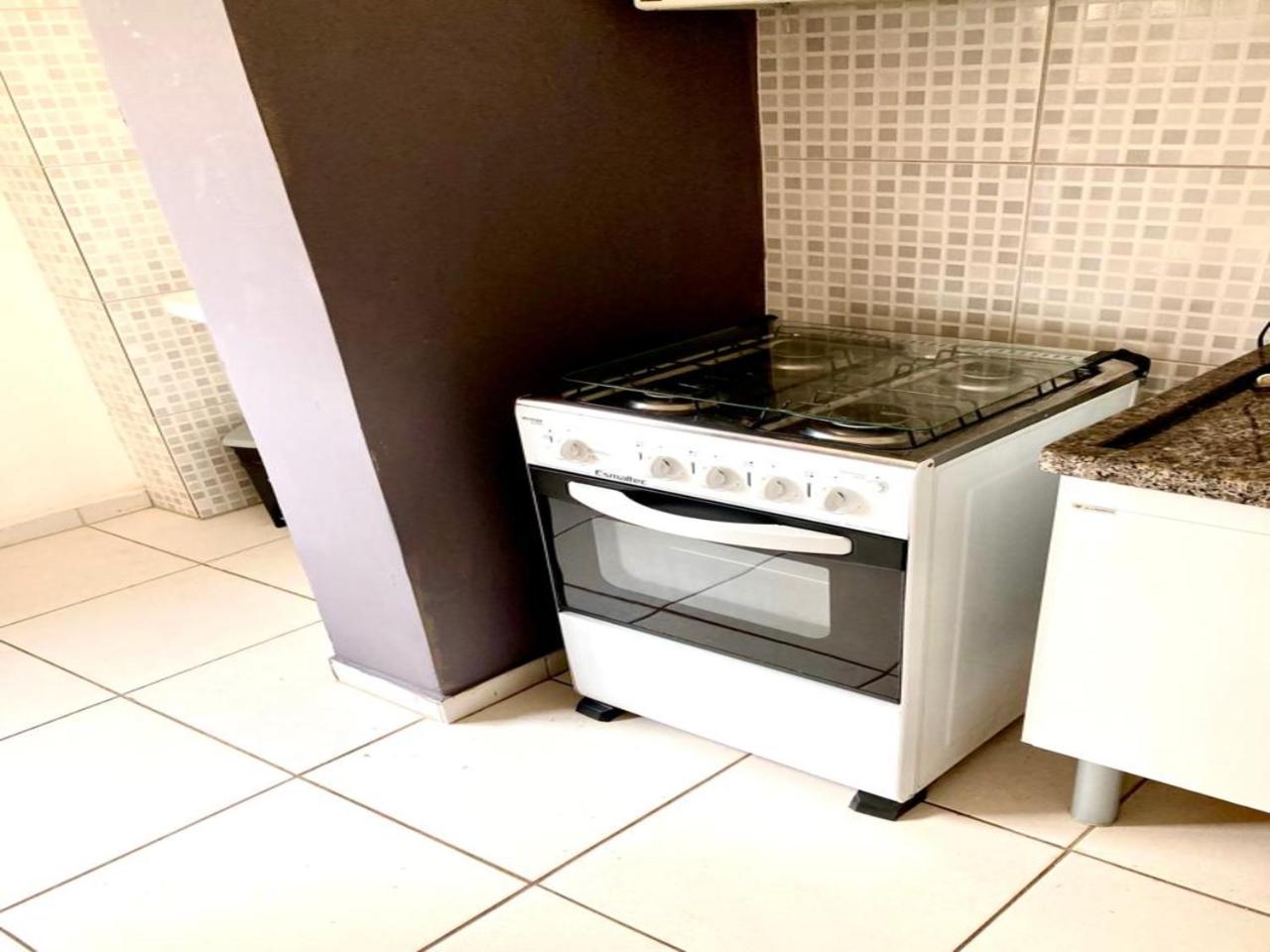 Apartamento studio em prédio de frente ao mar Massaguaçu Caraguatatuba