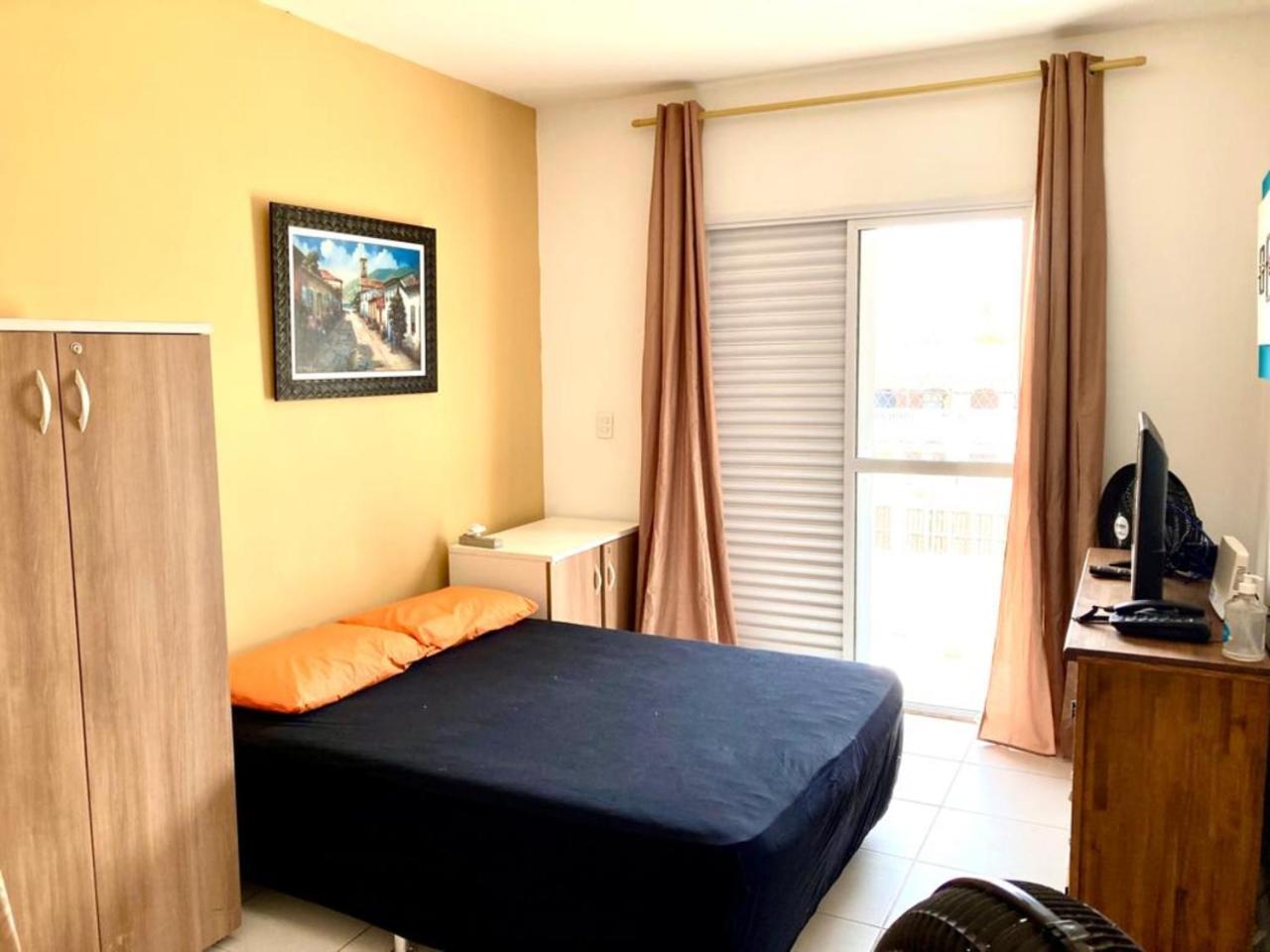 Apartamento studio em prédio de frente ao mar Massaguaçu Caraguatatuba