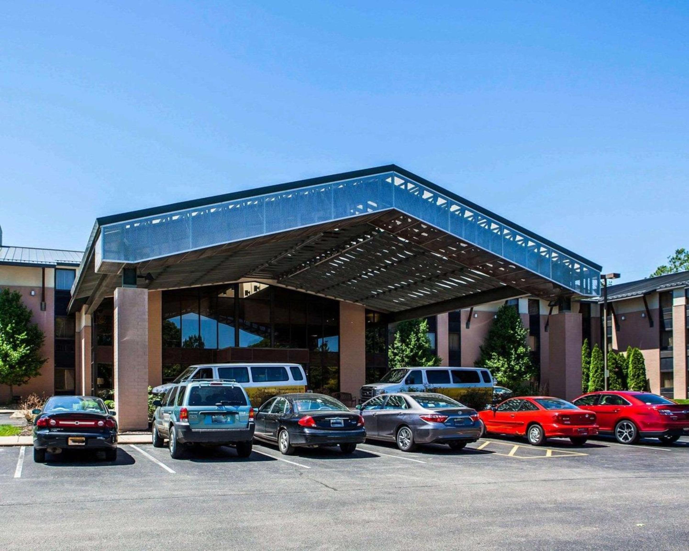 Peoria Vacations - Quality Inn Suites - Property Image 27