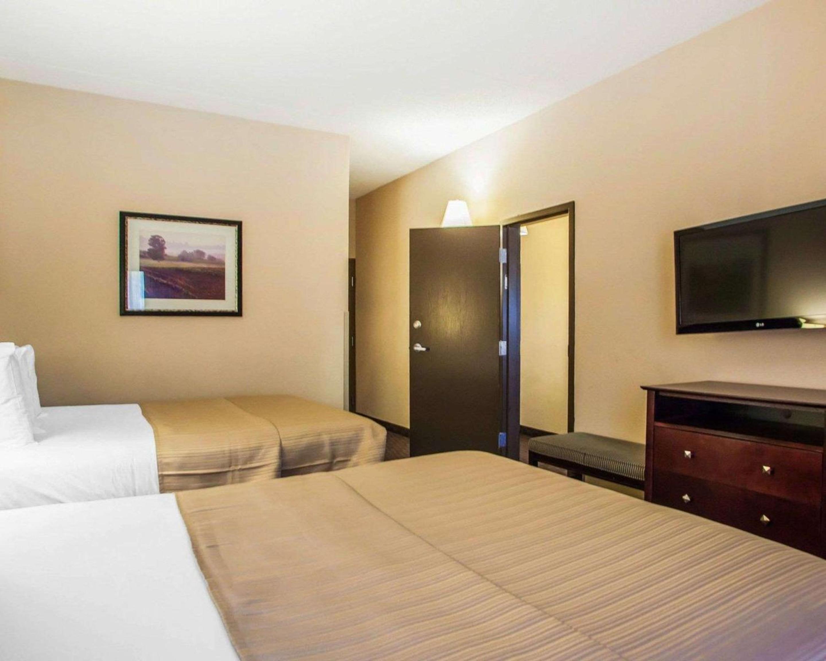 Peoria Vacations - Quality Inn  Suites - Property Image 4