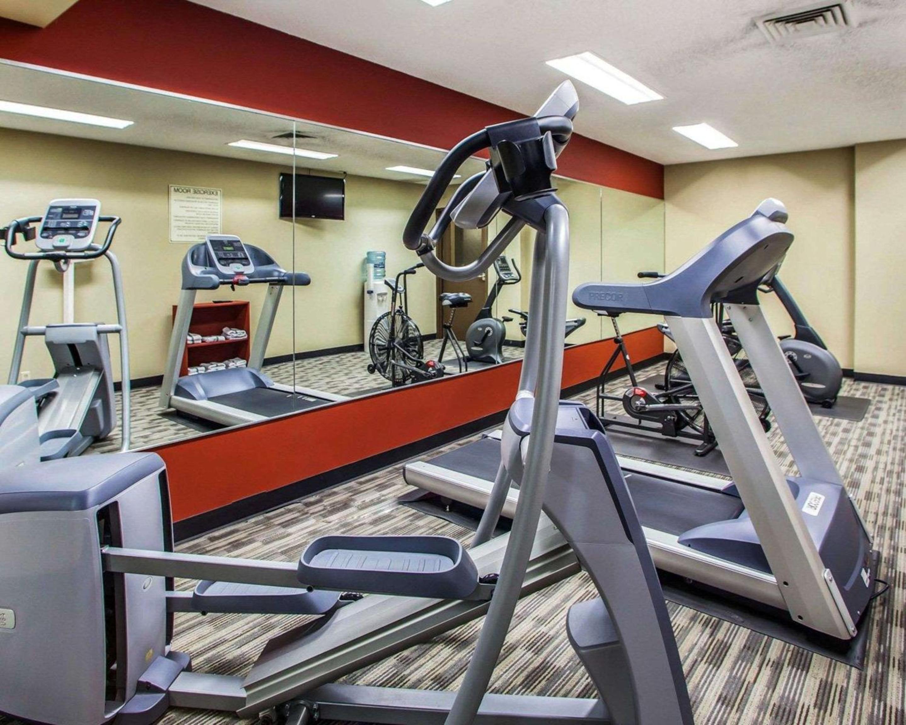 Peoria Vacations - Quality Inn Suites - Property Image 13