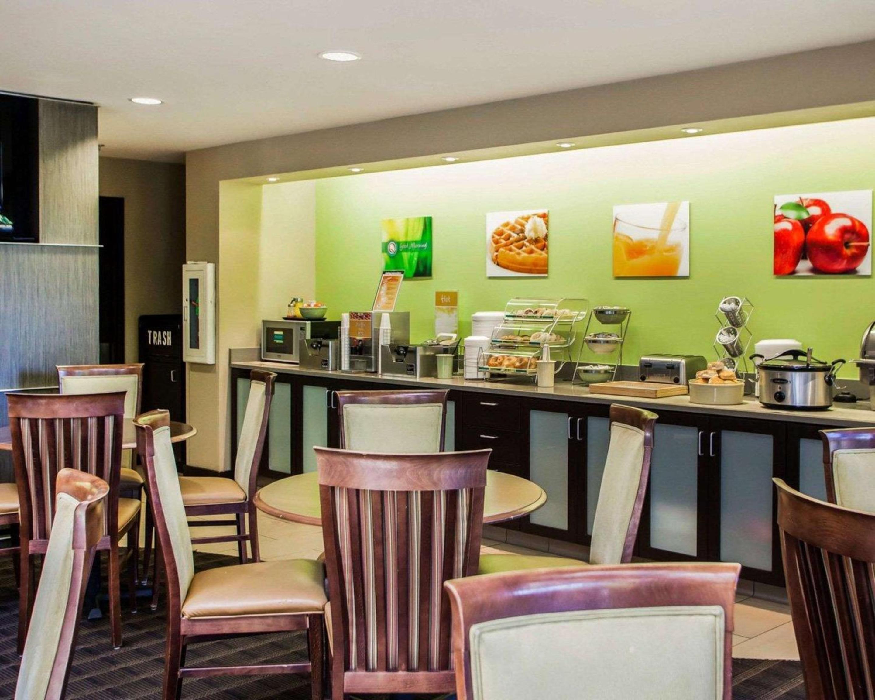 Peoria Vacations - Quality Inn Suites - Property Image 21