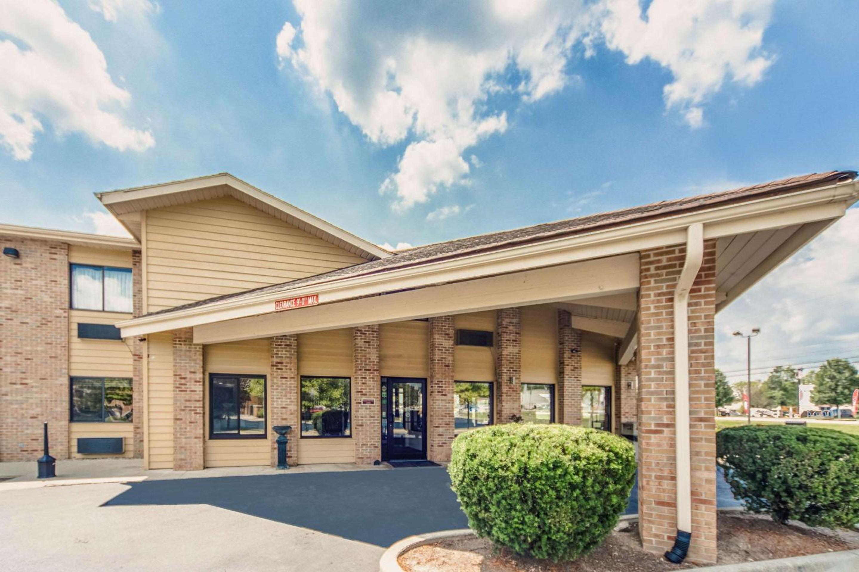 Quality Inn Decatur near US-224 view 2