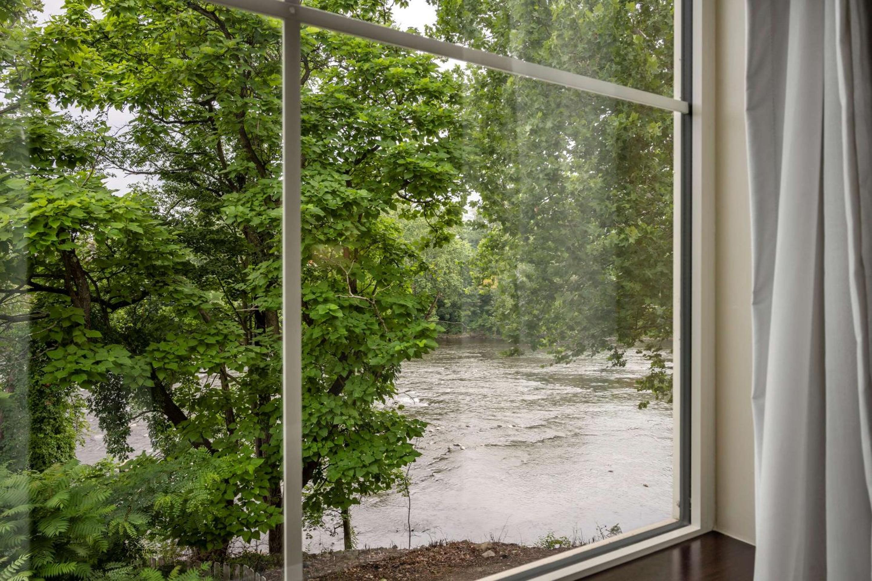 Comfort Inn Connellsville Riverview