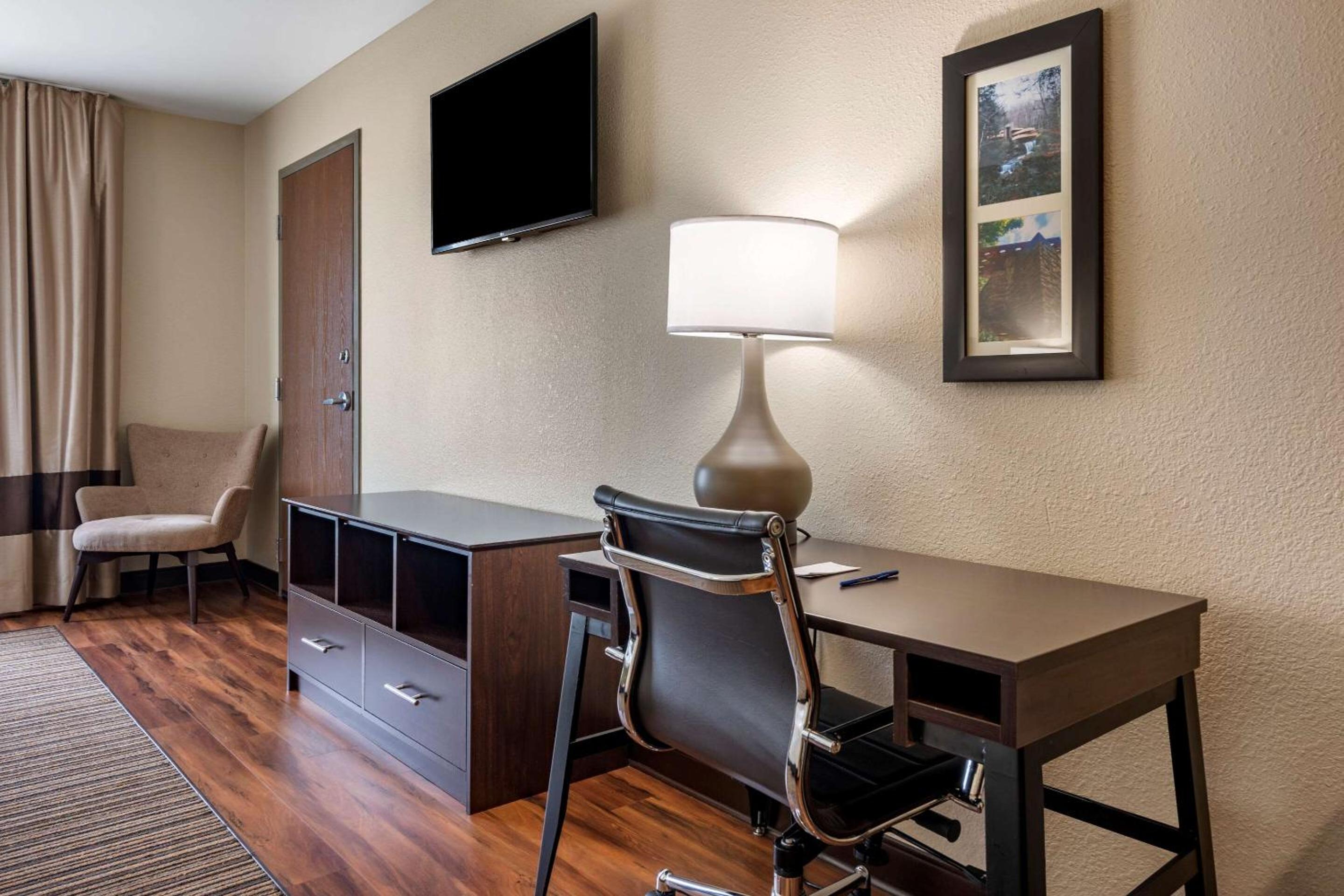 Comfort Inn Connellsville Riverview