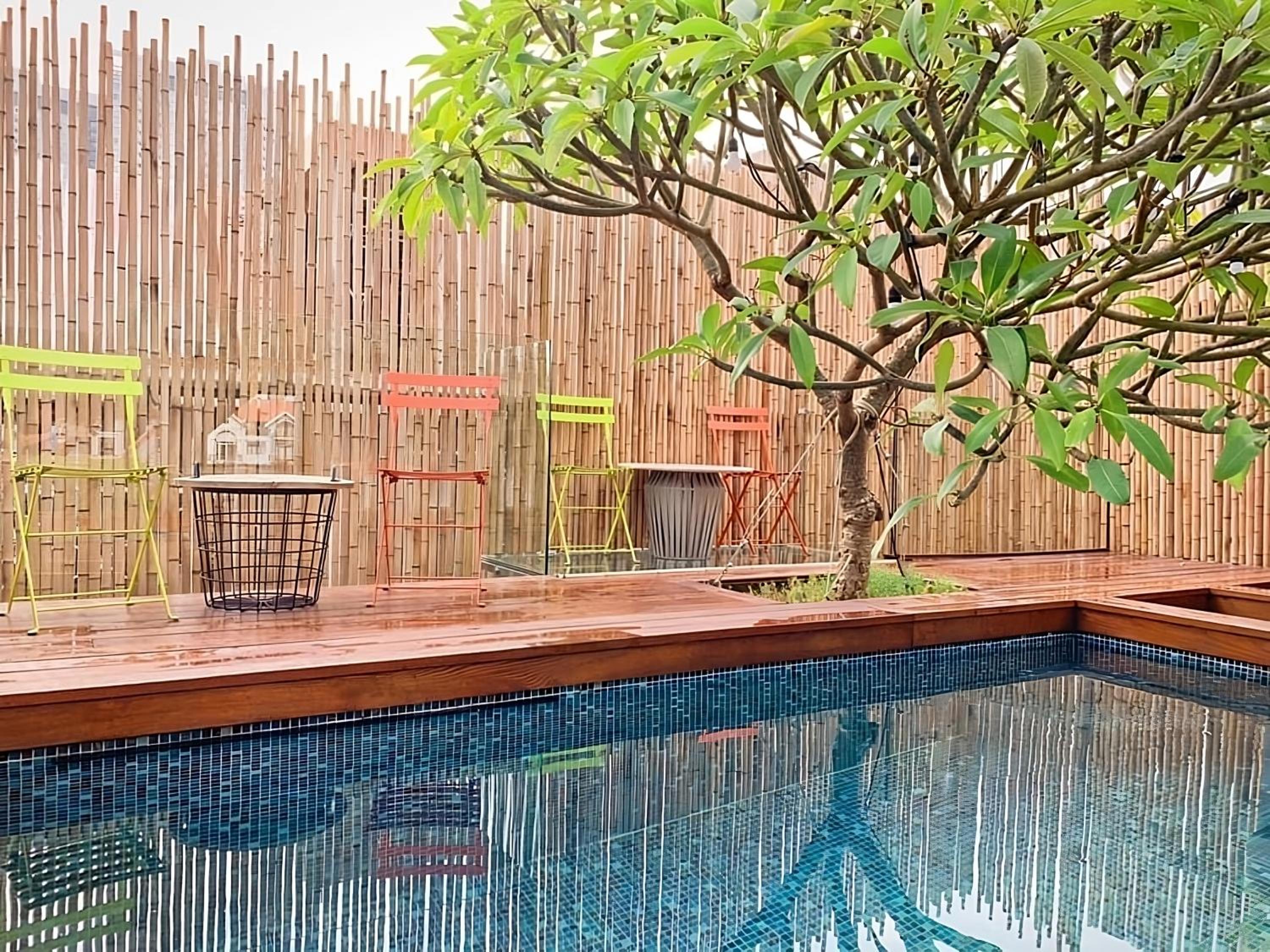 Lakeview Park Villas - Every Duplex with Private Pool