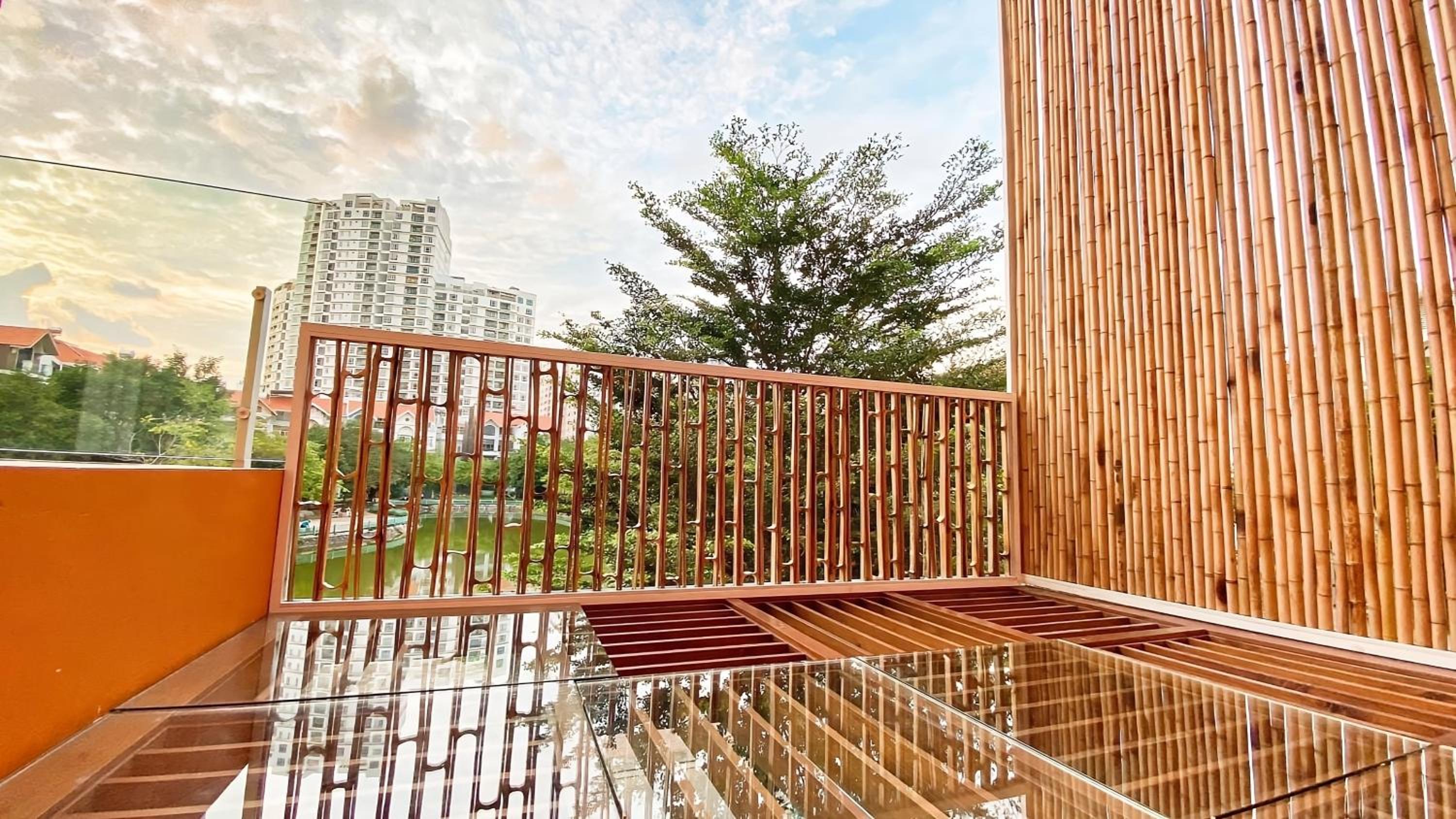 Lakeview Park Villas - Every Duplex with Private Pool