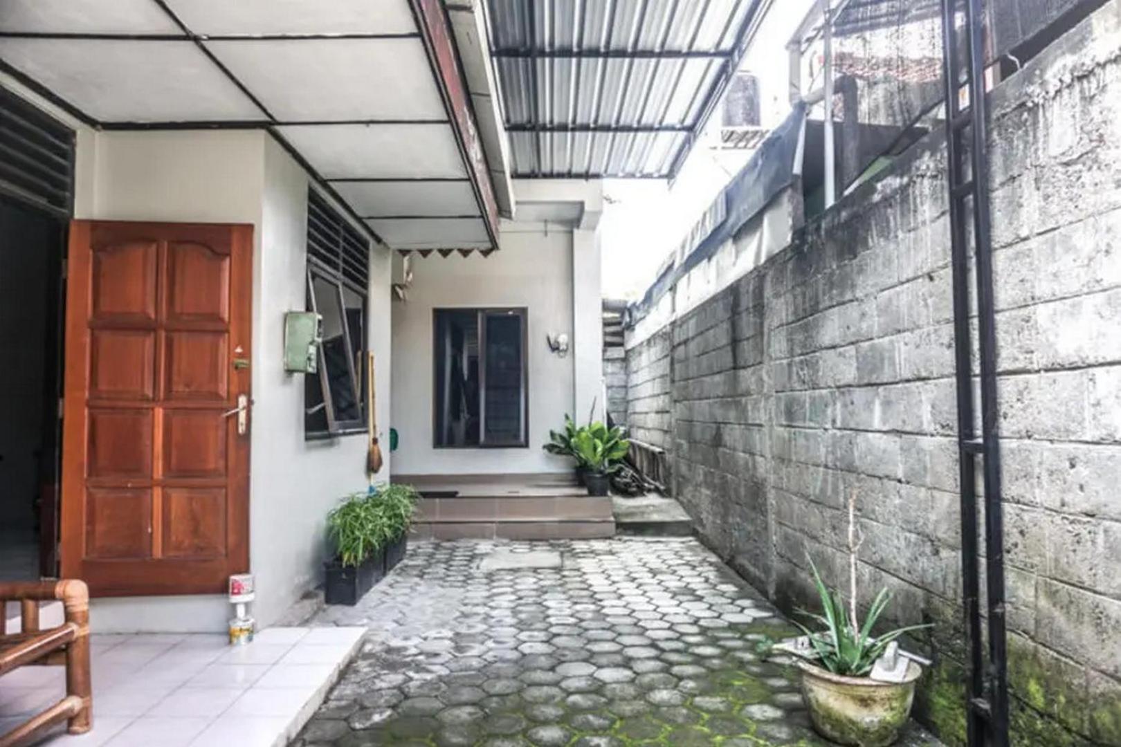 RedDoorz at Berlian Homestay Malioboro Yogyakarta view 2