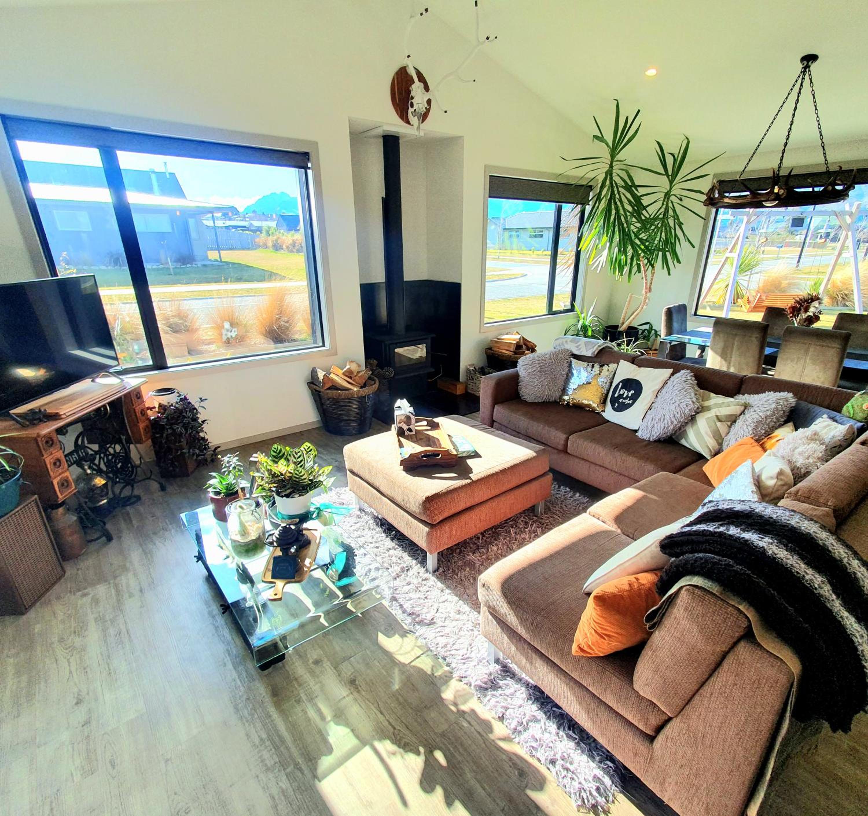 Hawea Heaven: Superking beds + Hot Tub + Mountain view 2