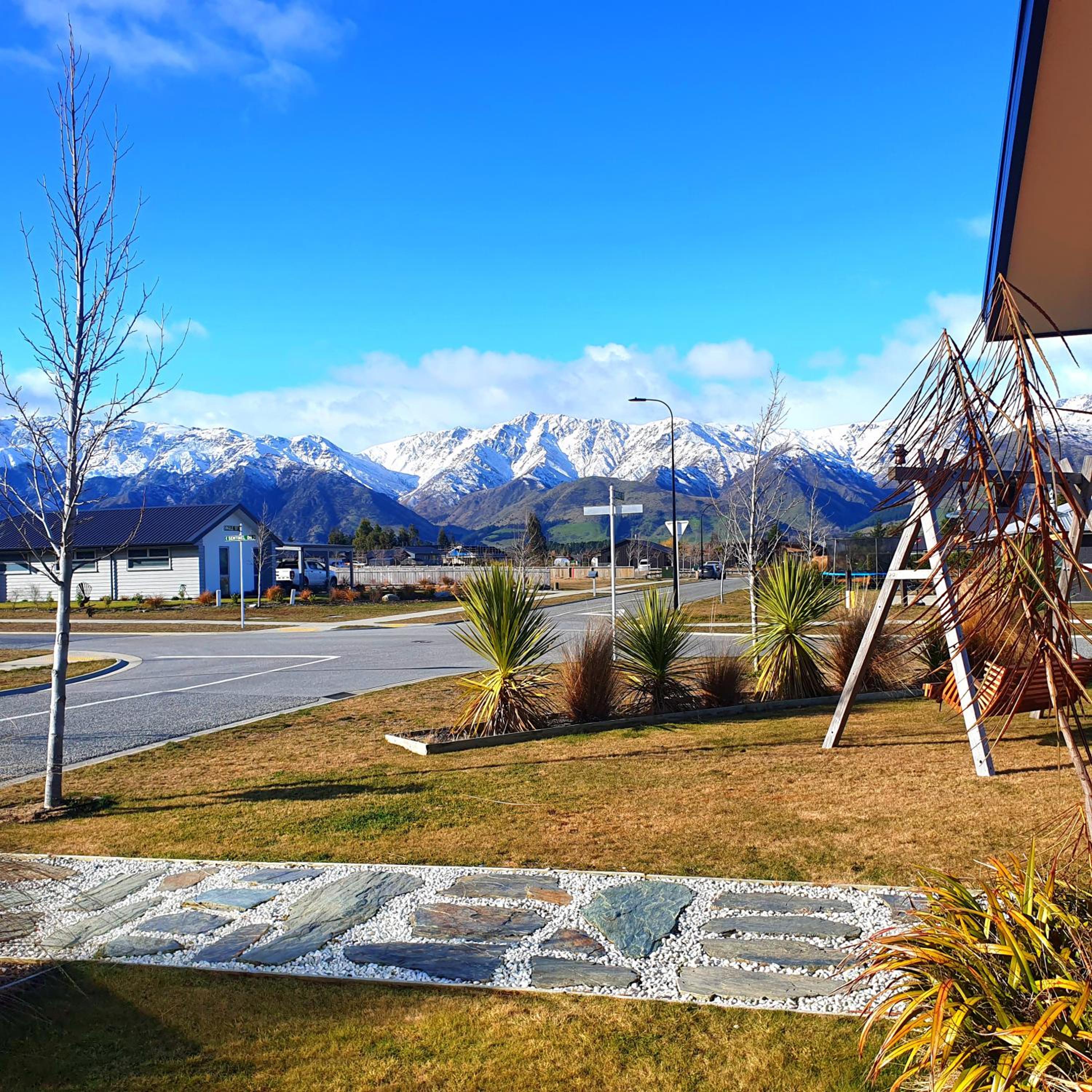Hawea Heaven: Superking beds + Hot Tub + Mountain view 5