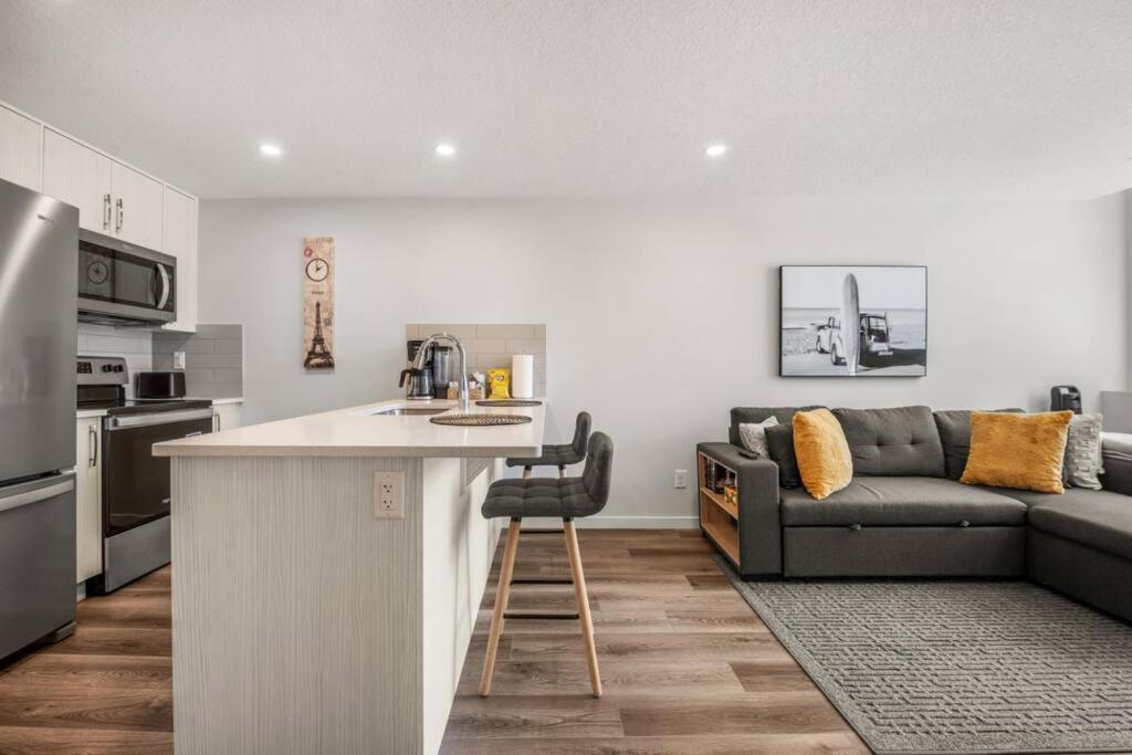 Rockland Oasis: 1BR + Parking