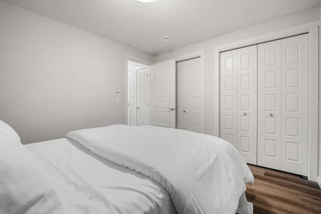 Rockland Oasis: 1BR + Parking