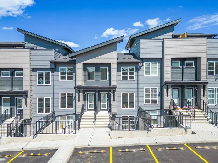 Rockland Oasis: 1BR + Parking
