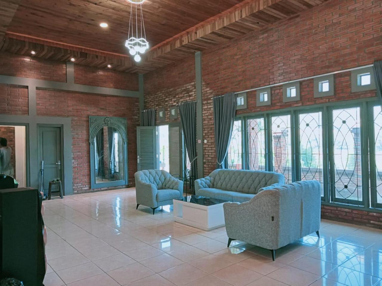 Villa Forest Puncak view 4