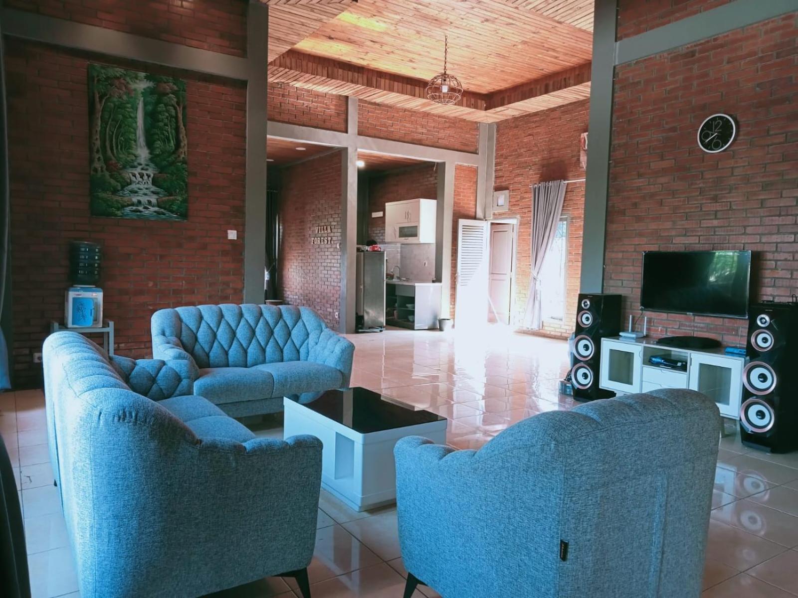 Villa Forest Puncak view 3