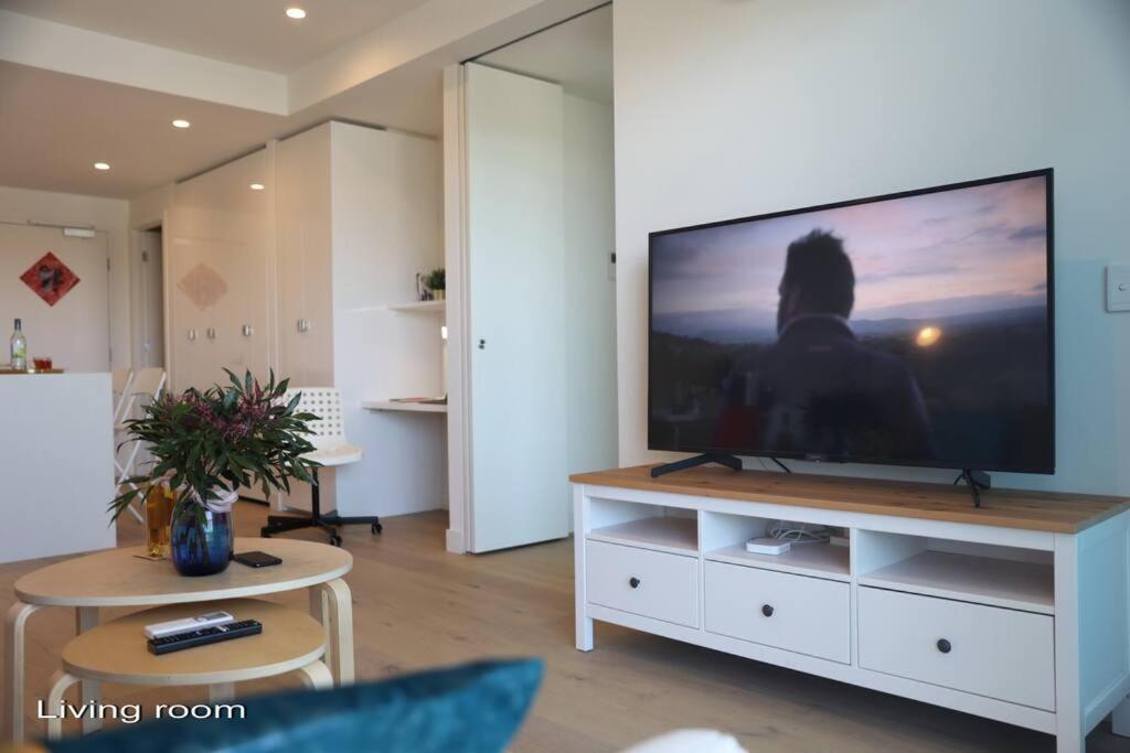 Two Bedroom Apartment In North Melbourne