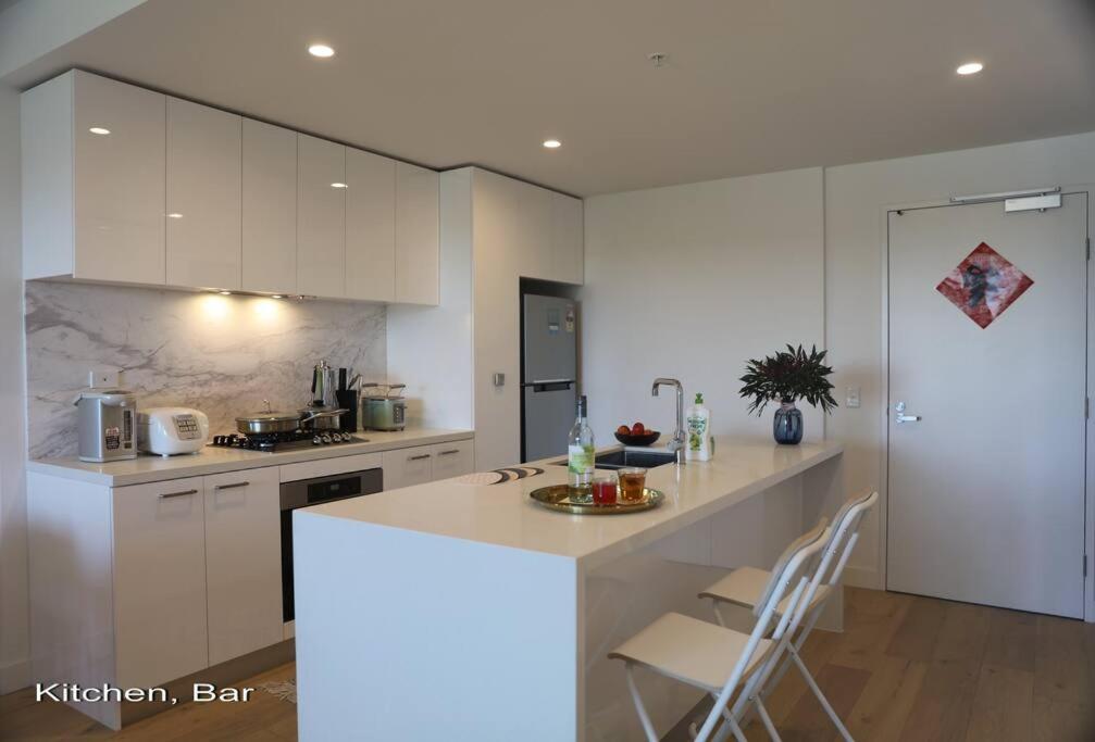 Two Bedroom Apartment In North Melbourne