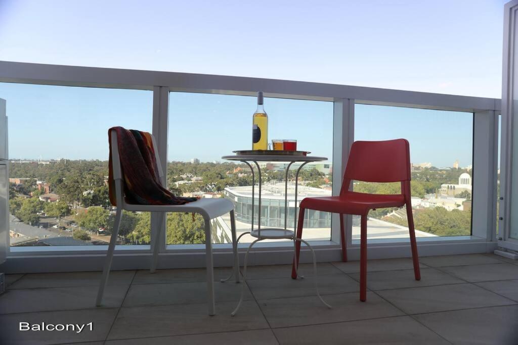 Two Bedroom Apartment In North Melbourne