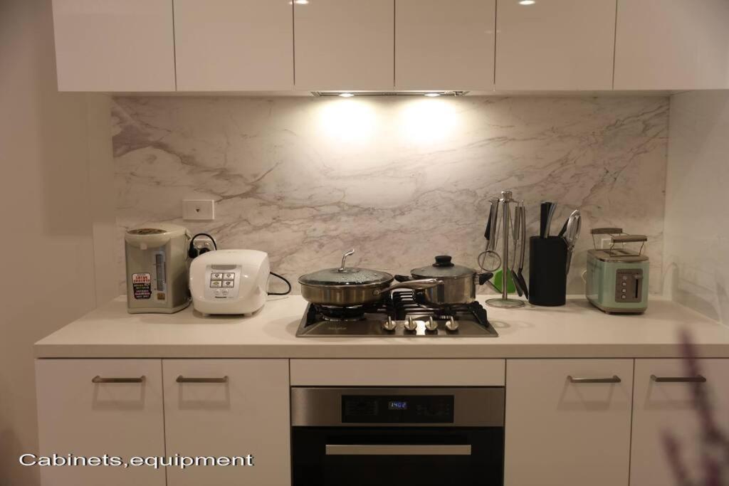 Two Bedroom Apartment In North Melbourne