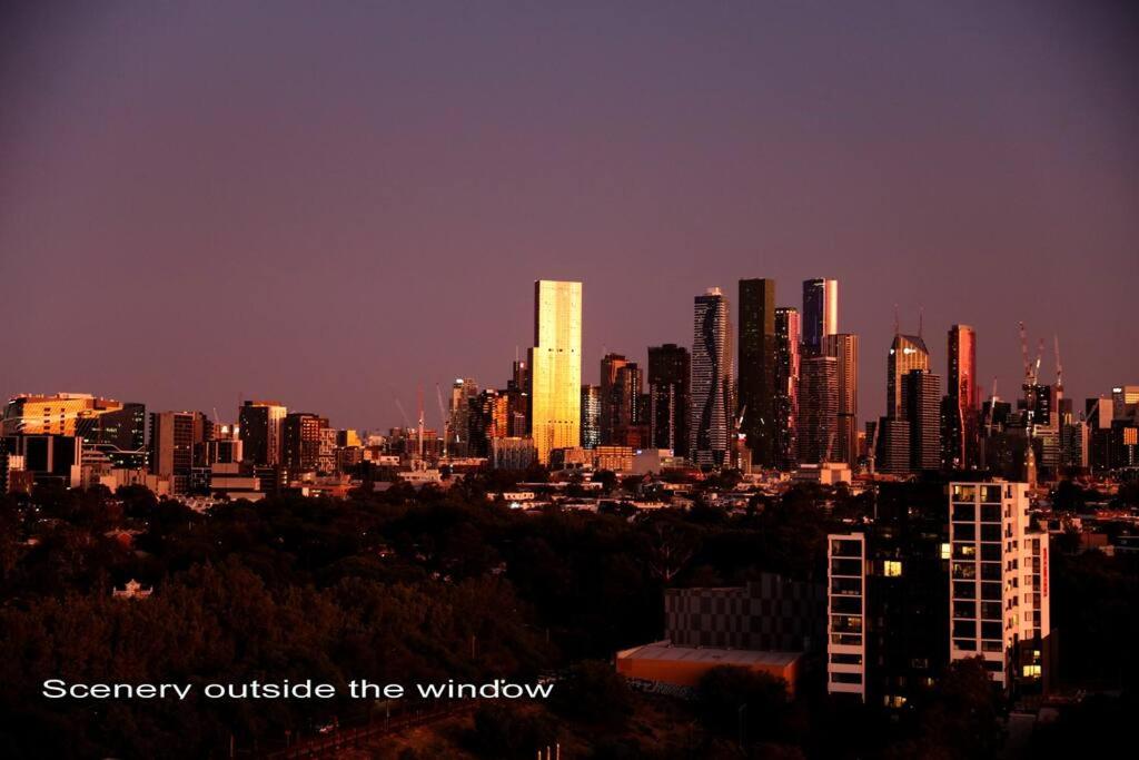 Two Bedroom Apartment In North Melbourne