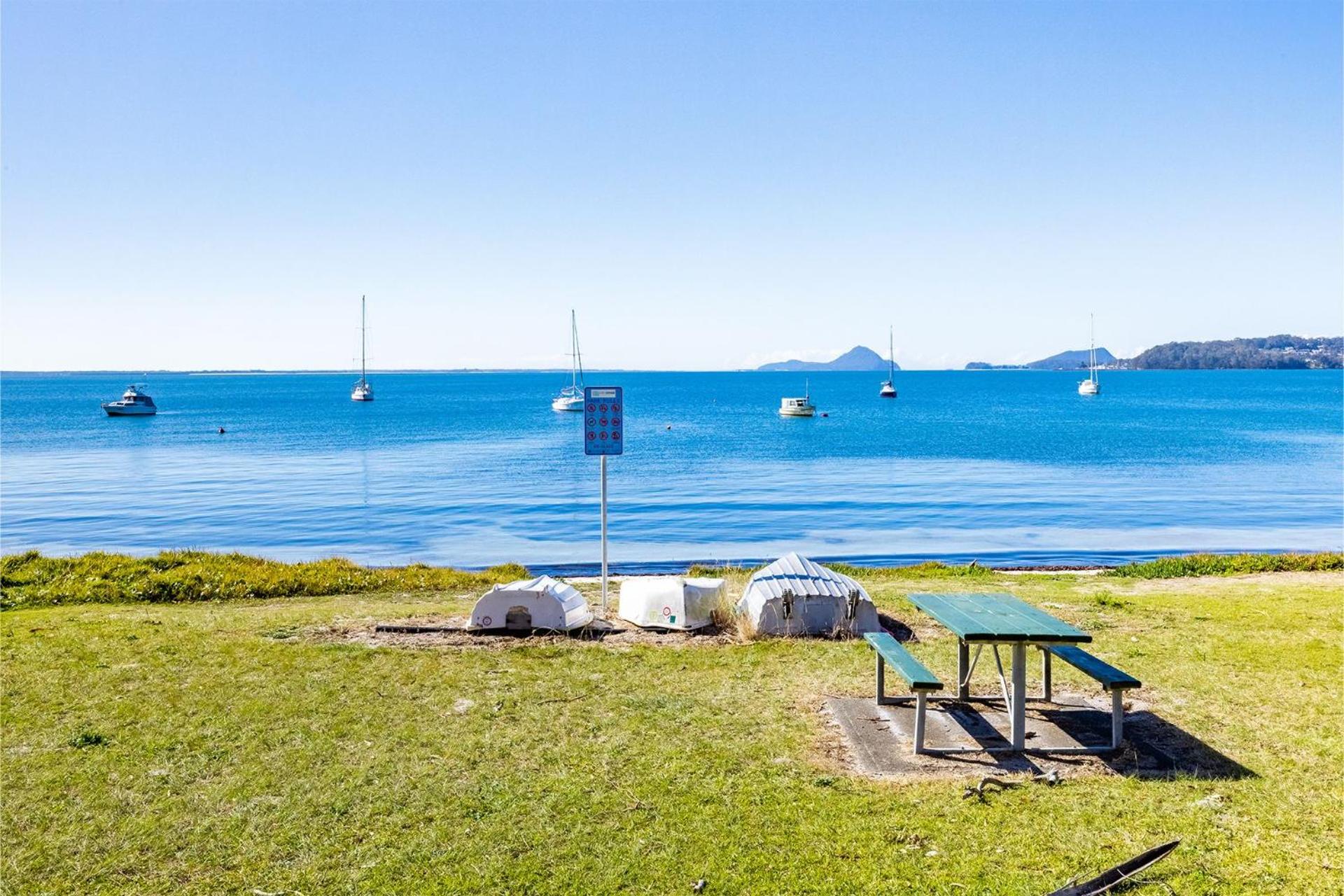 Escape on Wanda, 188 Soldiers Point Rd - Spectacular views, Ducted Air Con, WiFi