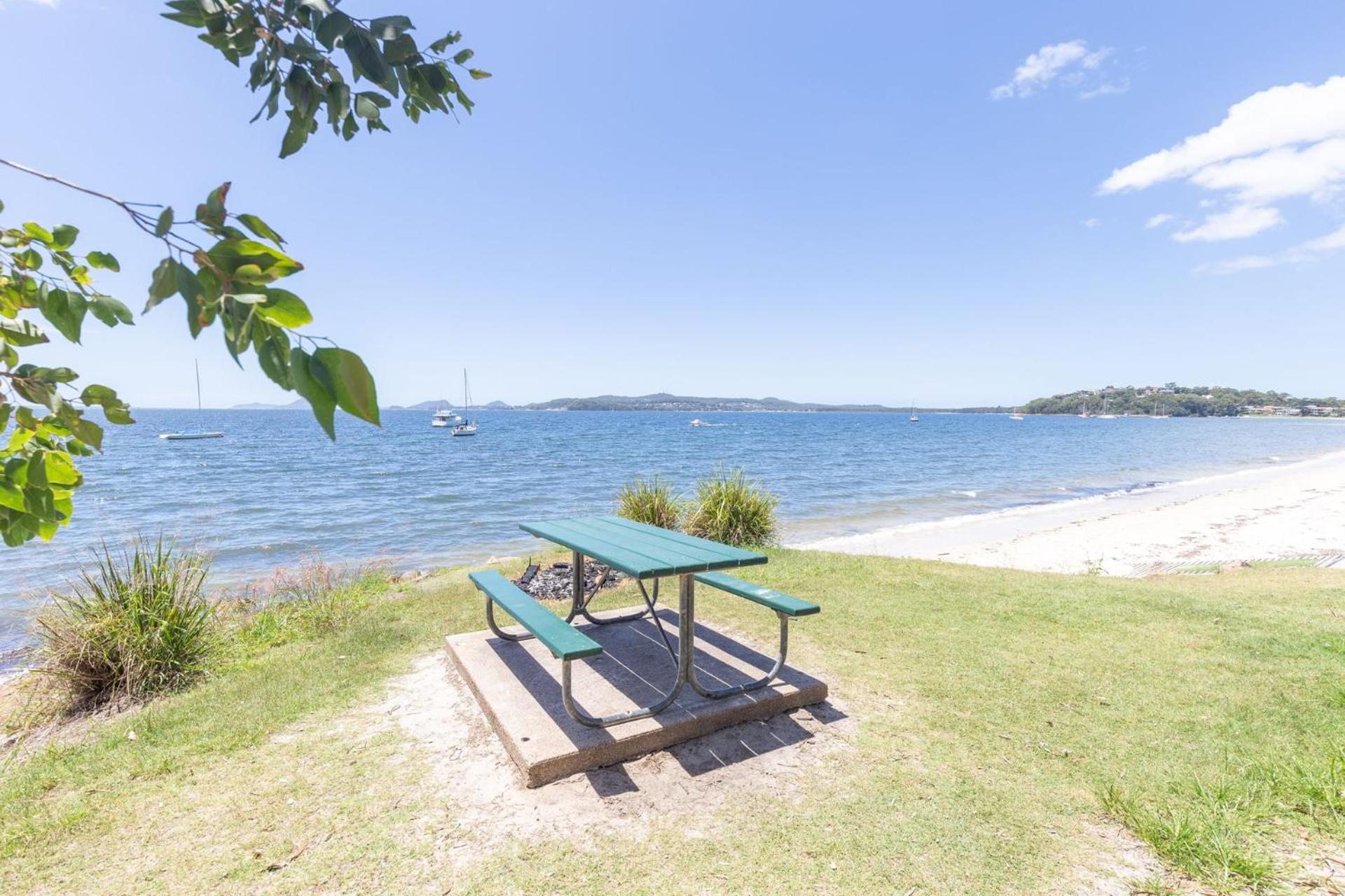 Escape on Wanda, 188 Soldiers Point Rd - Spectacular views, Ducted Air Con, WiFi