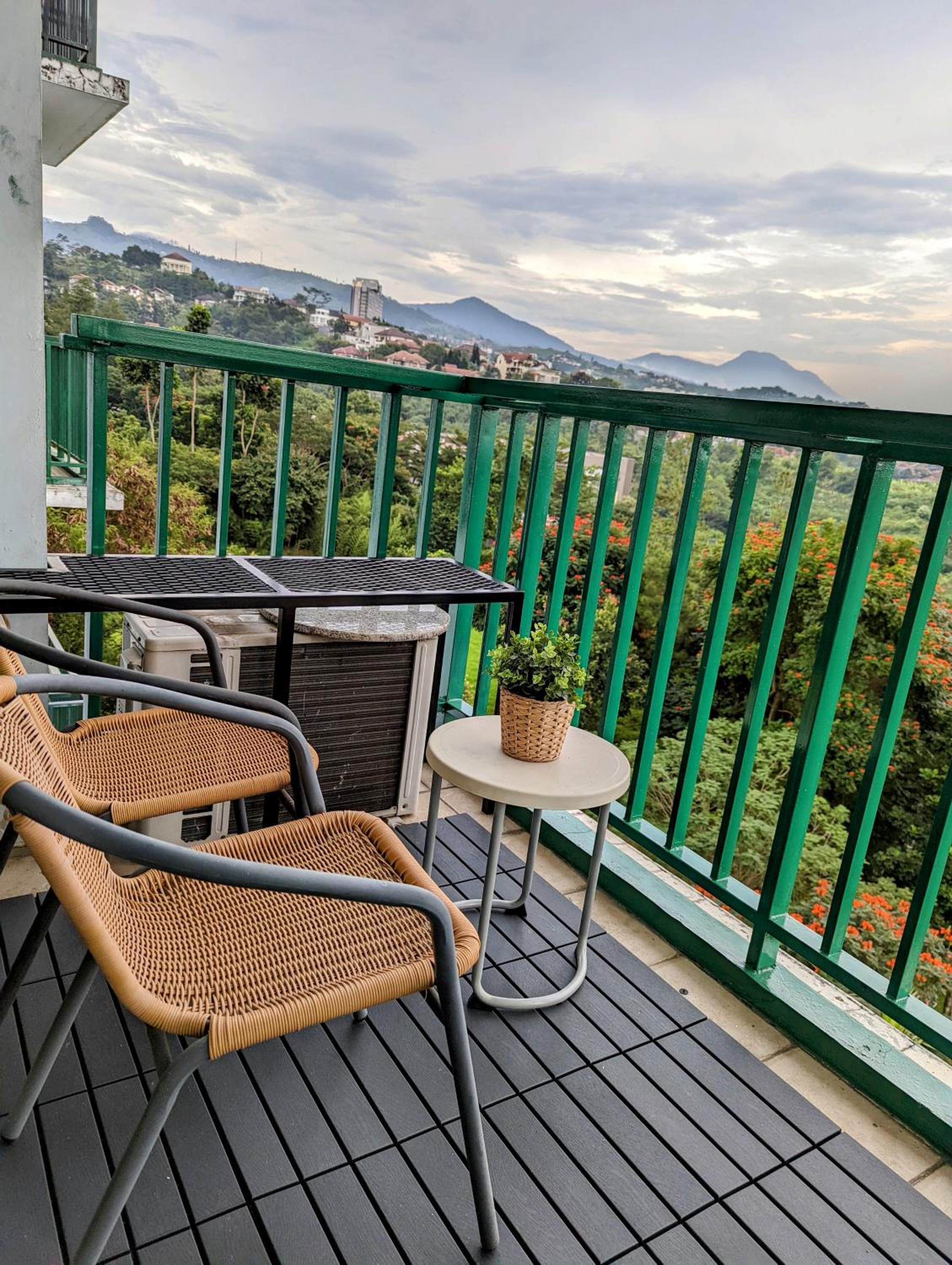 Hotel Cozy 1br At Marbella Suites Dago Pakar Bandung Apartment