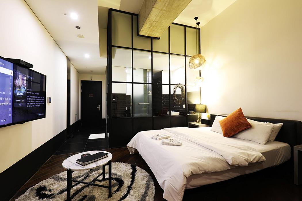 hotel room