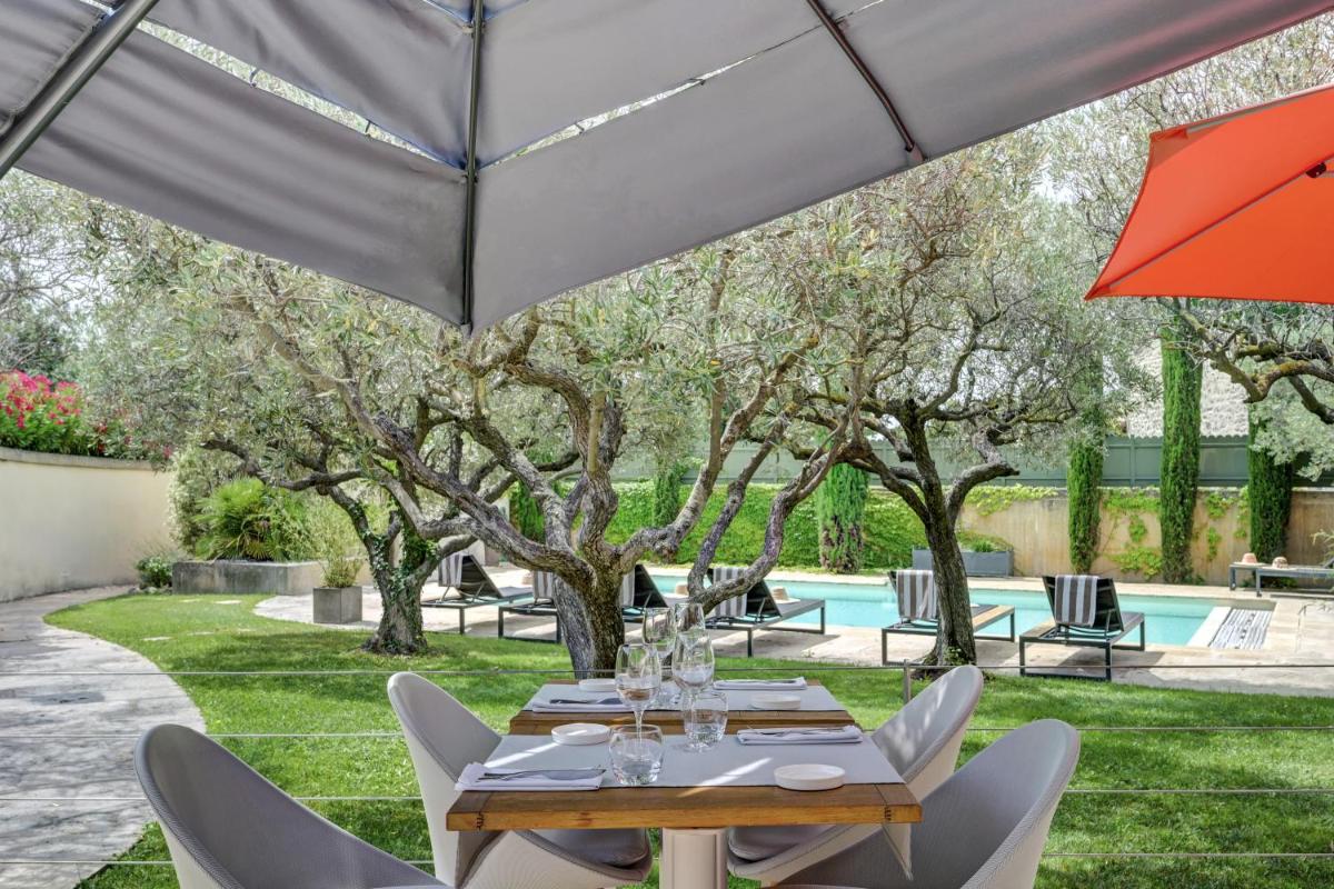 outdoor BBQ area