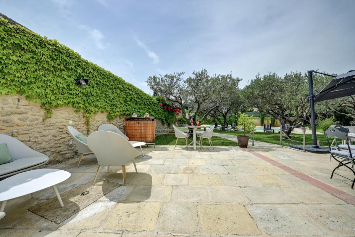 outdoor BBQ area
