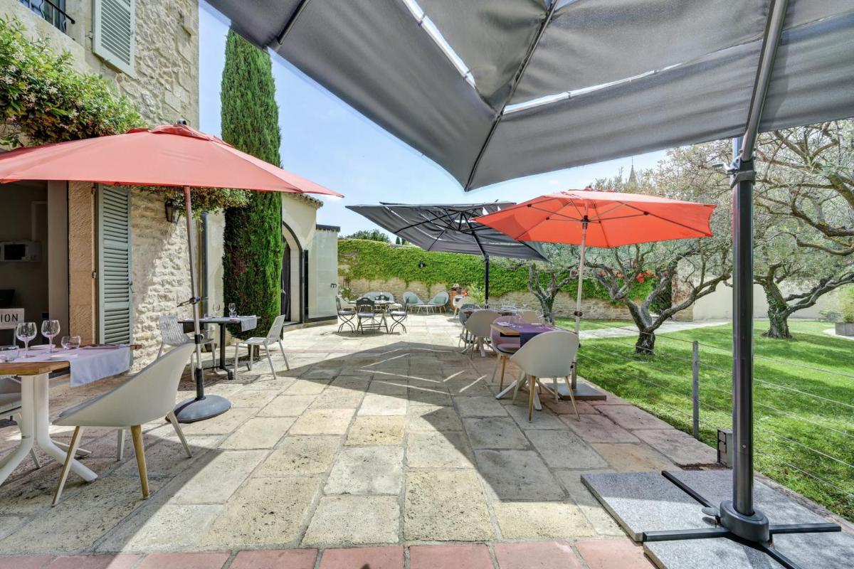 outdoor BBQ area