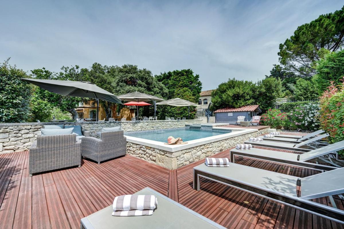 outdoor BBQ area