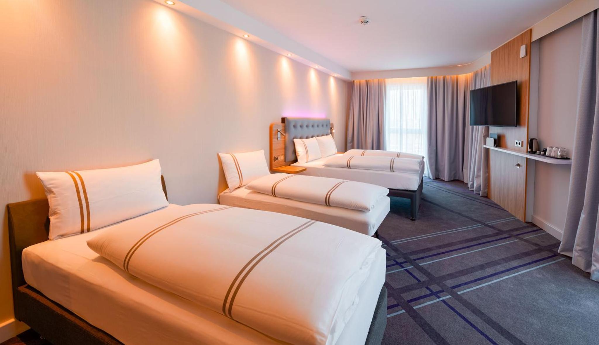 Premier Inn Mannheim City Centre 3