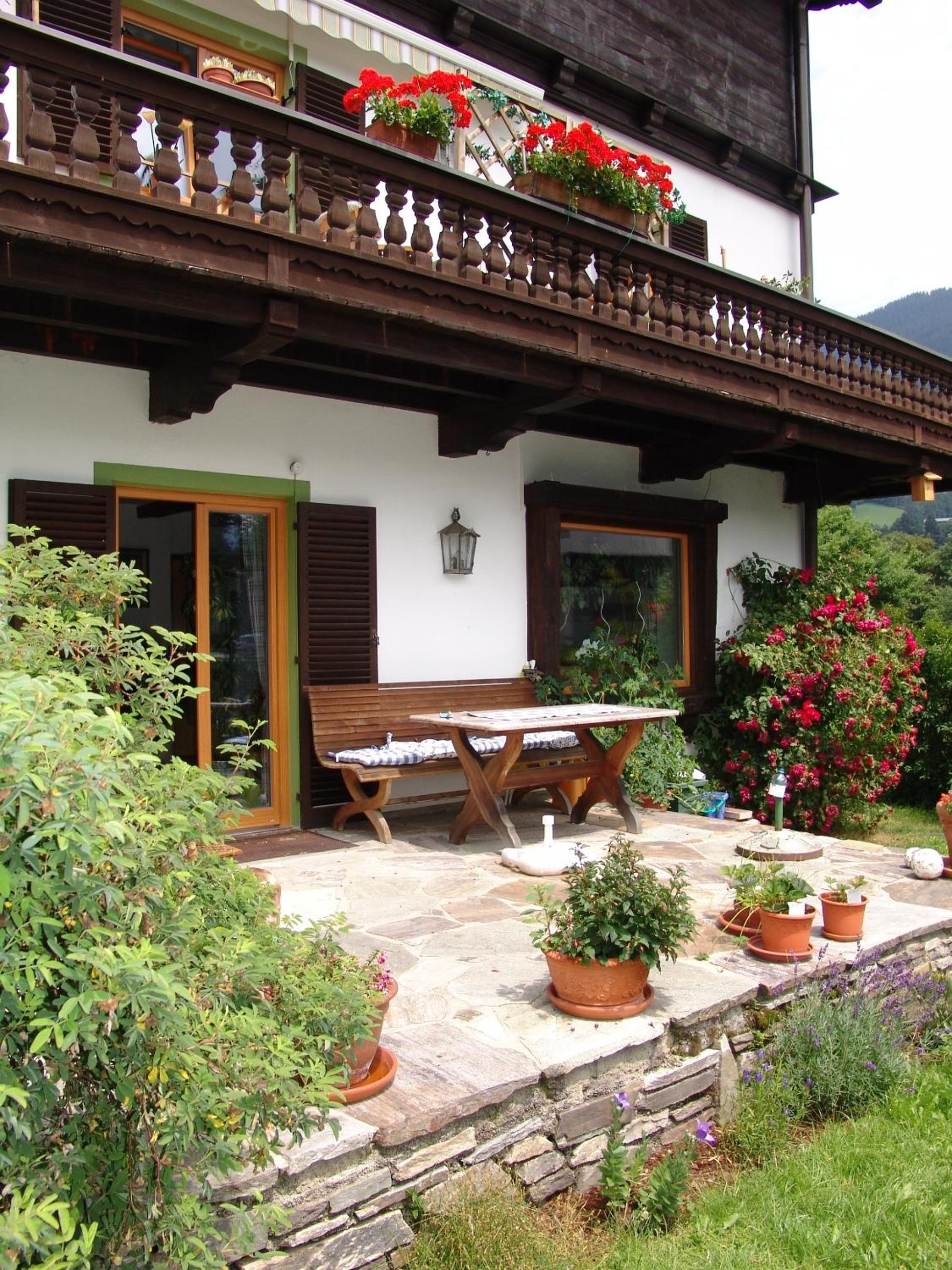 Christl, Haus