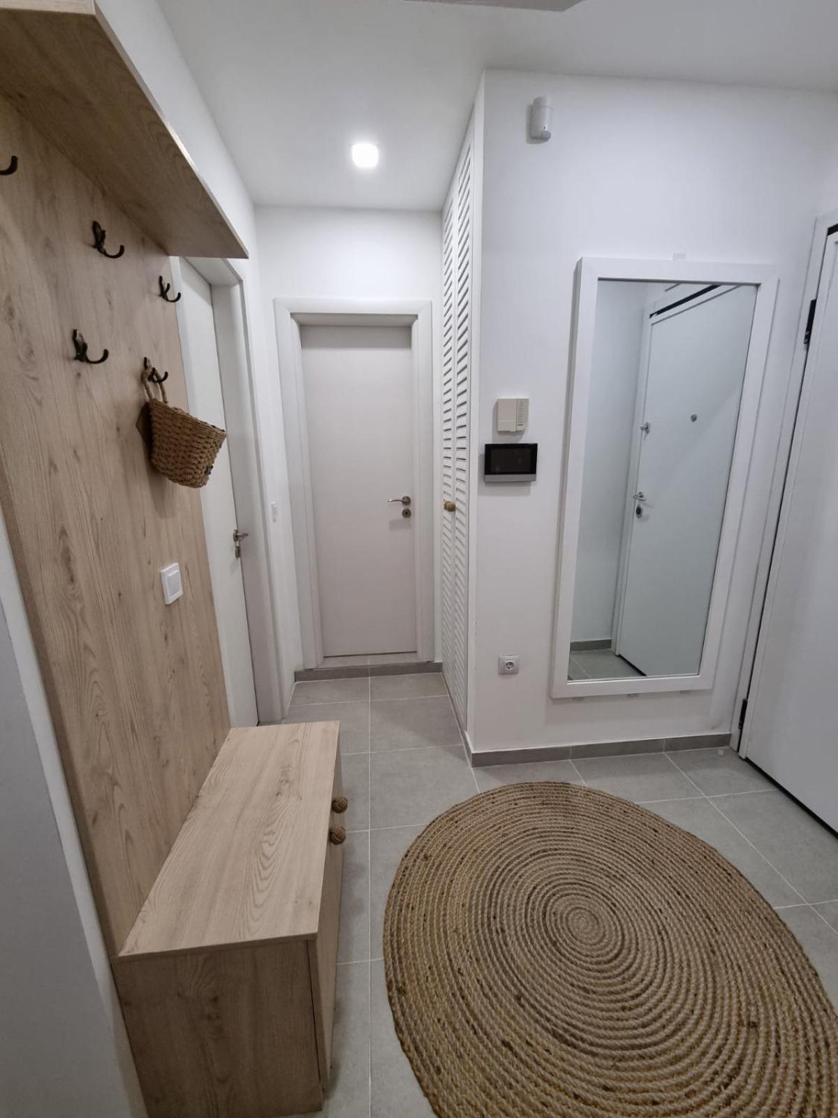 Apartment Polina - 2BD Next to Sea Garden