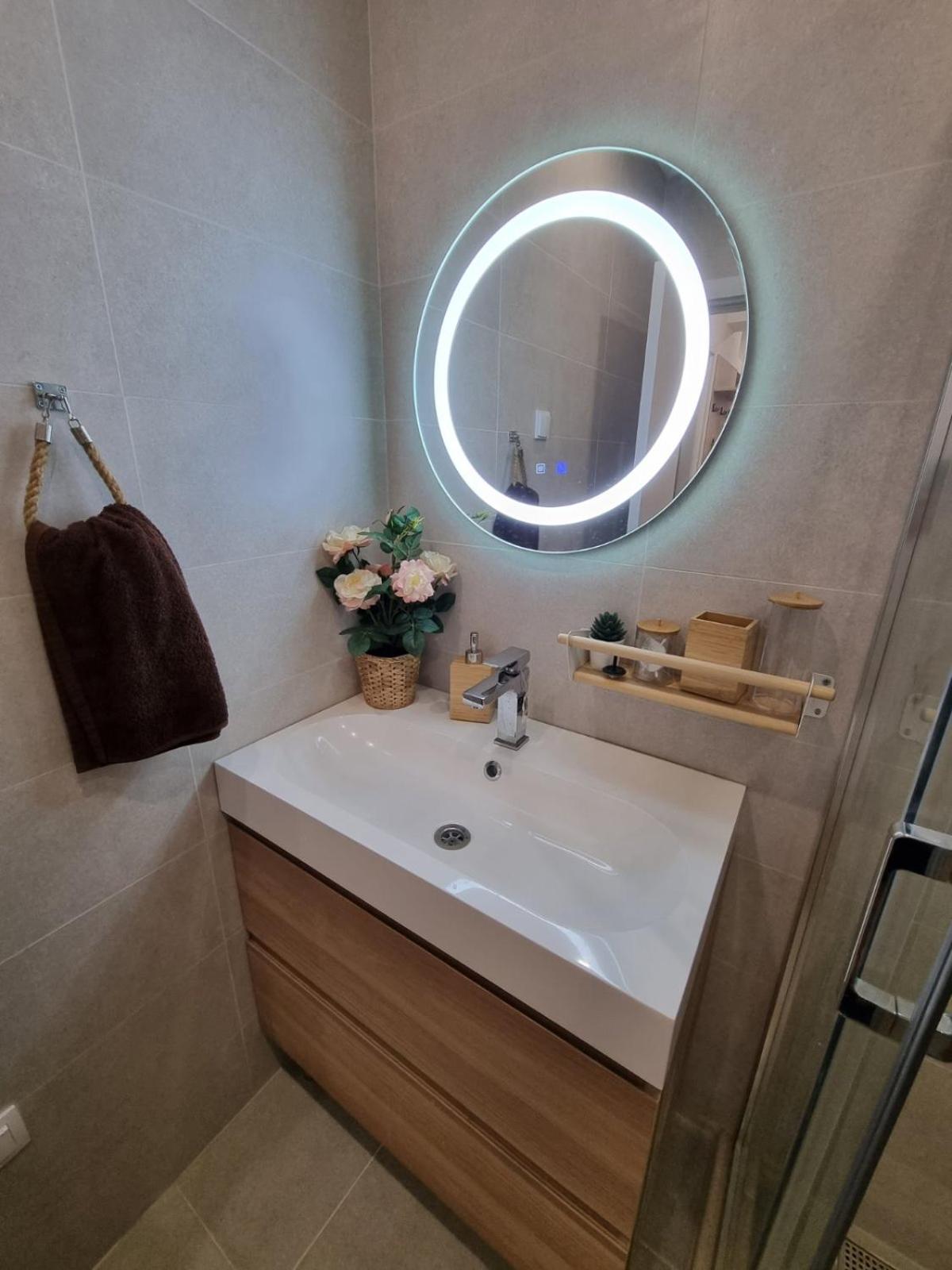 Apartment Polina - 2BD Next to Sea Garden