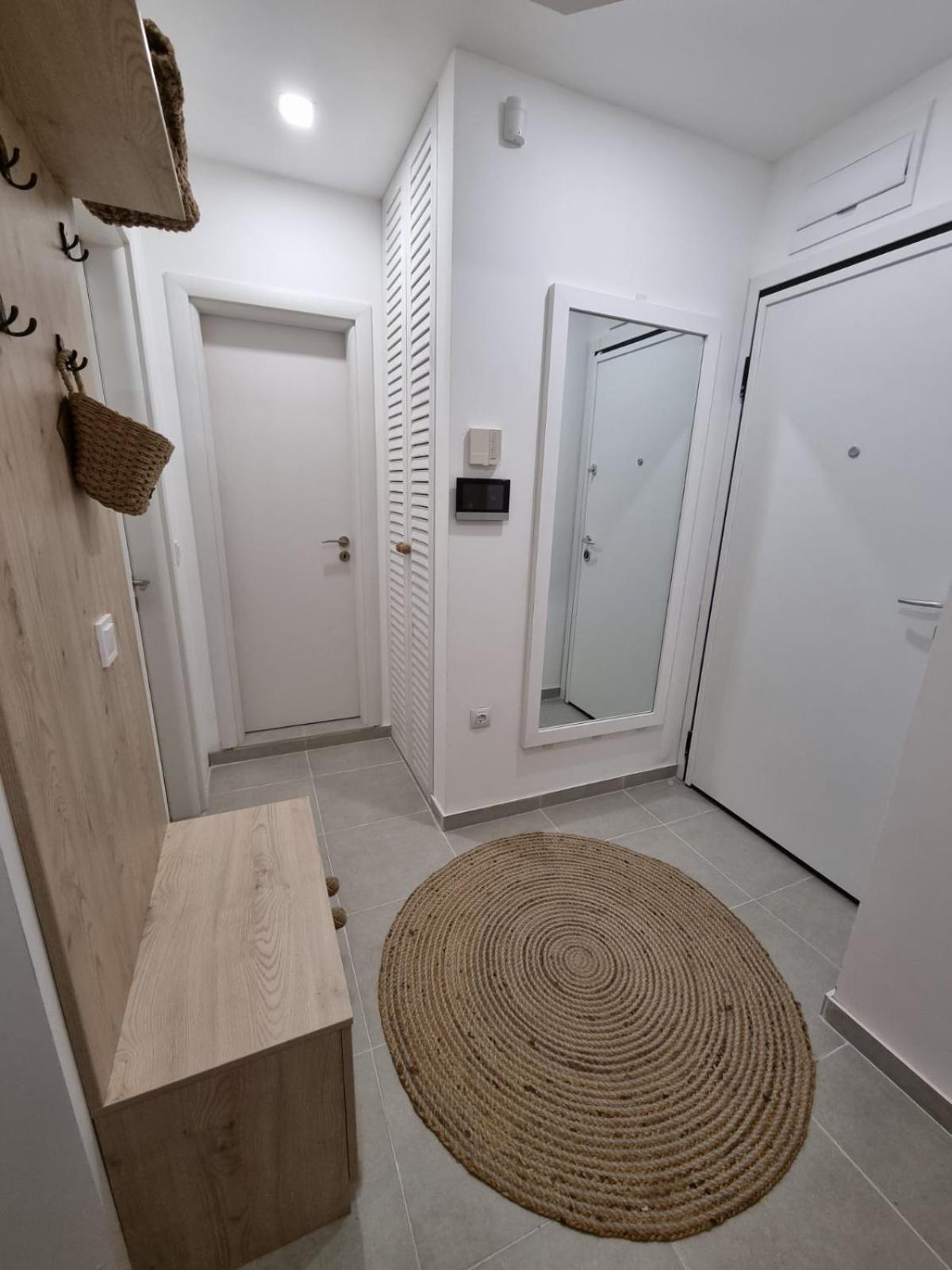 Apartment Polina - 2BD Next to Sea Garden