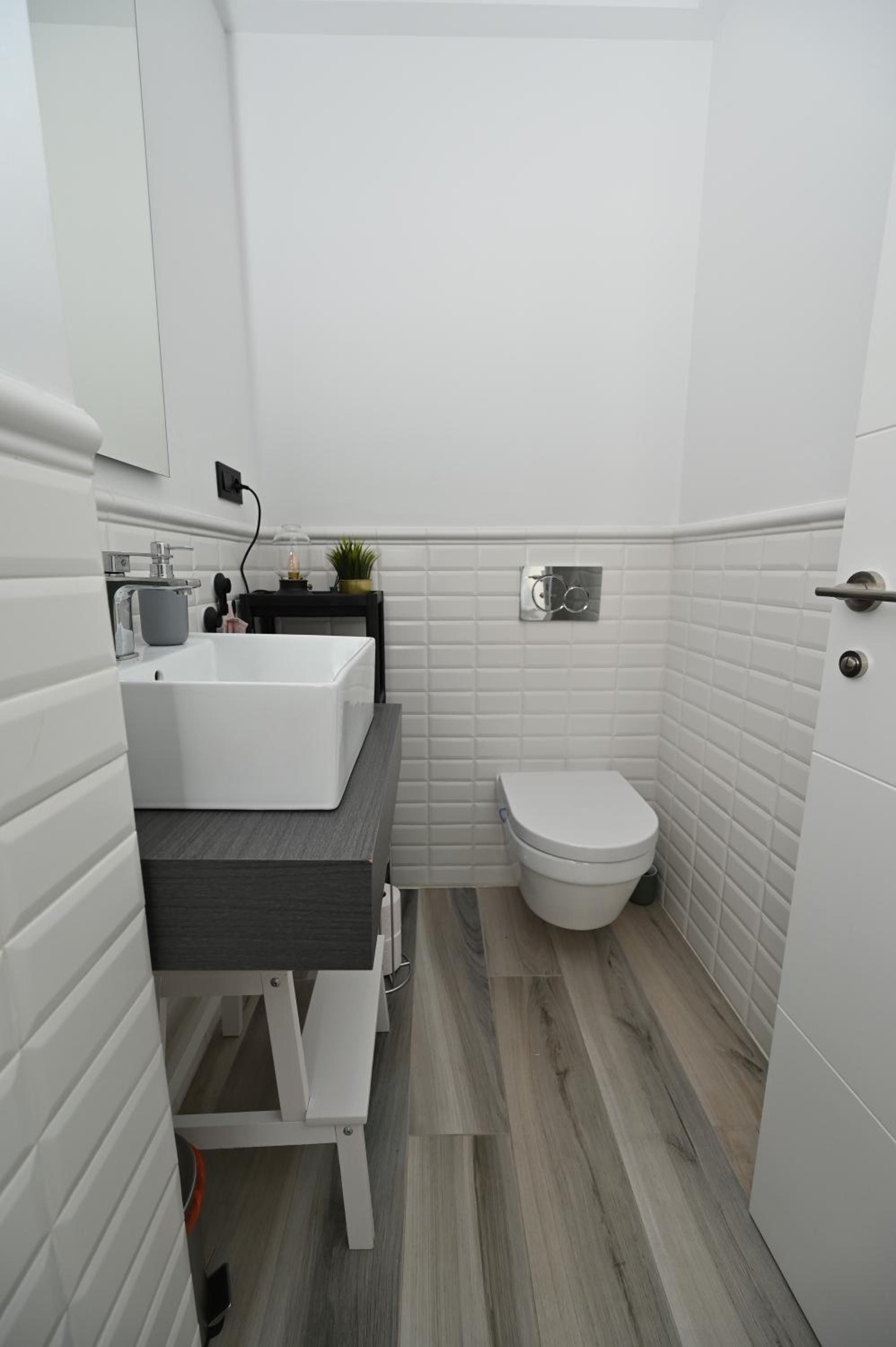 Lake House by United Renters
