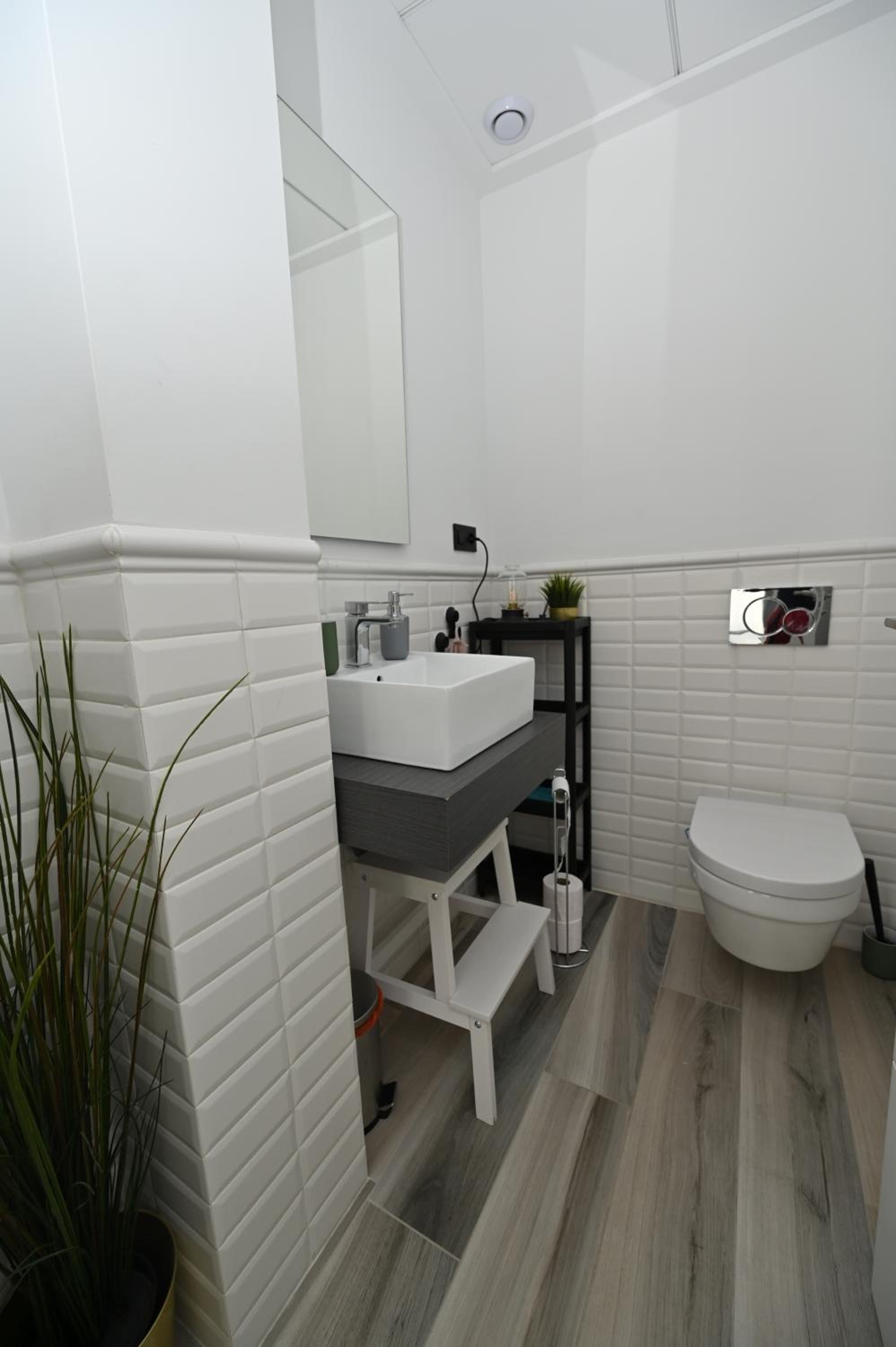 Lake House by United Renters