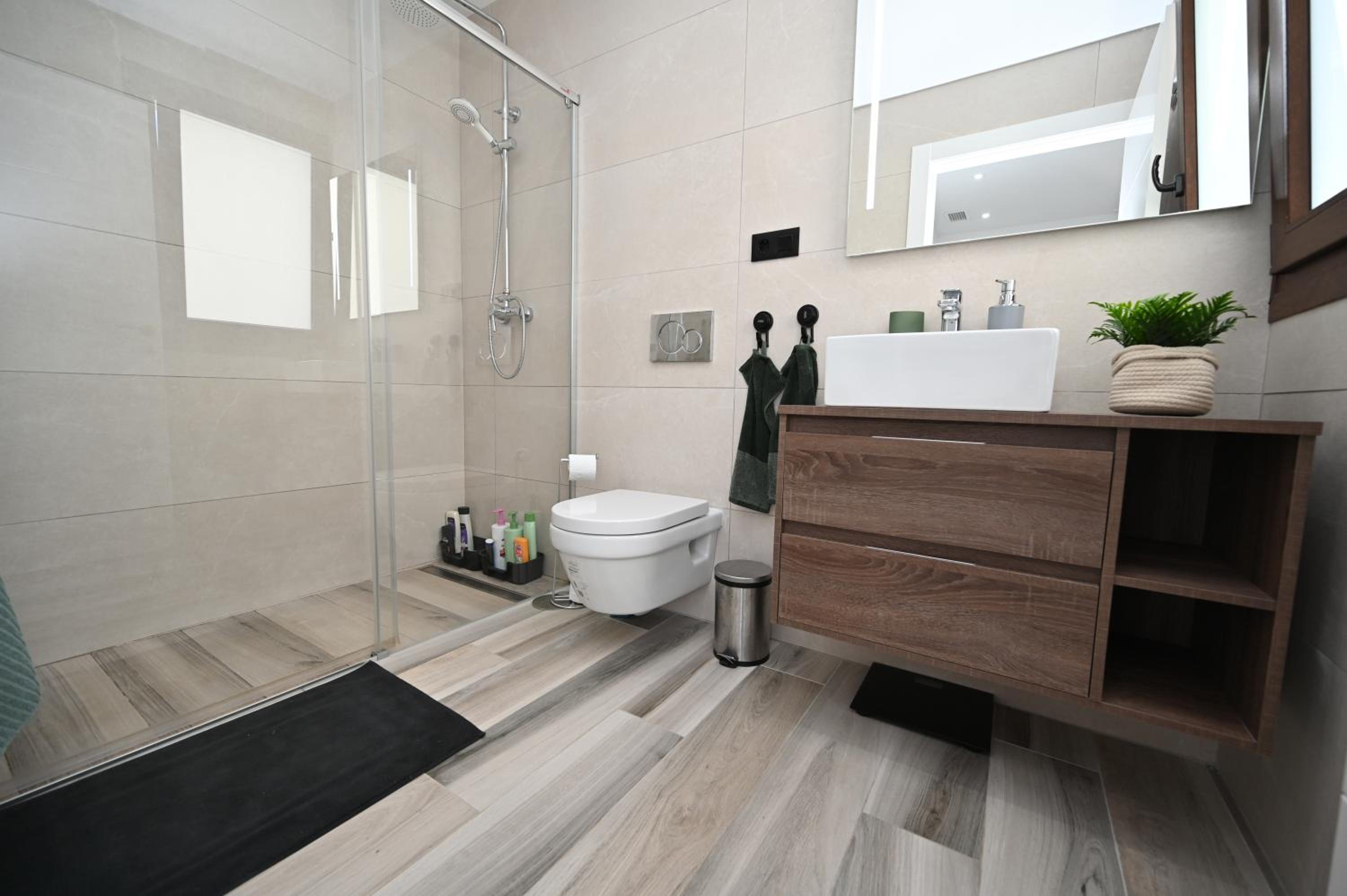 Lake House by United Renters