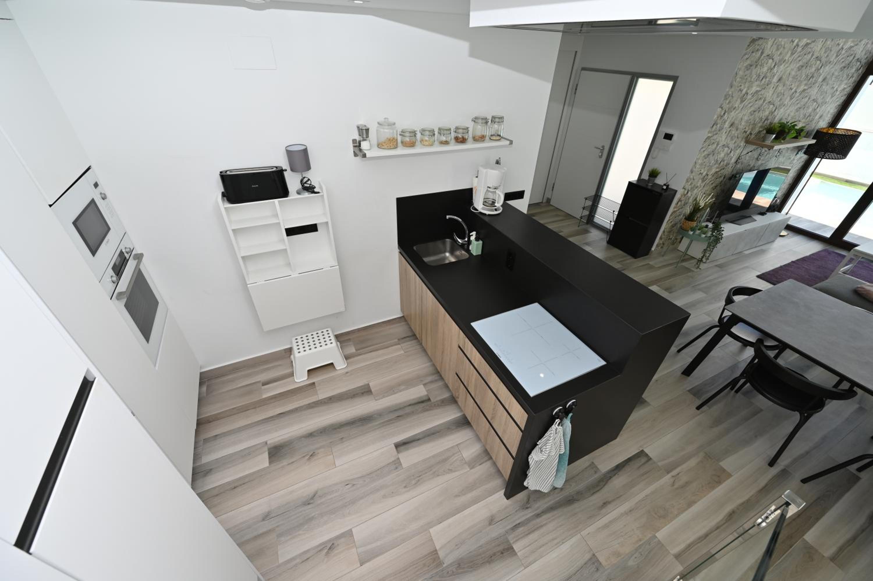 Lake House by United Renters