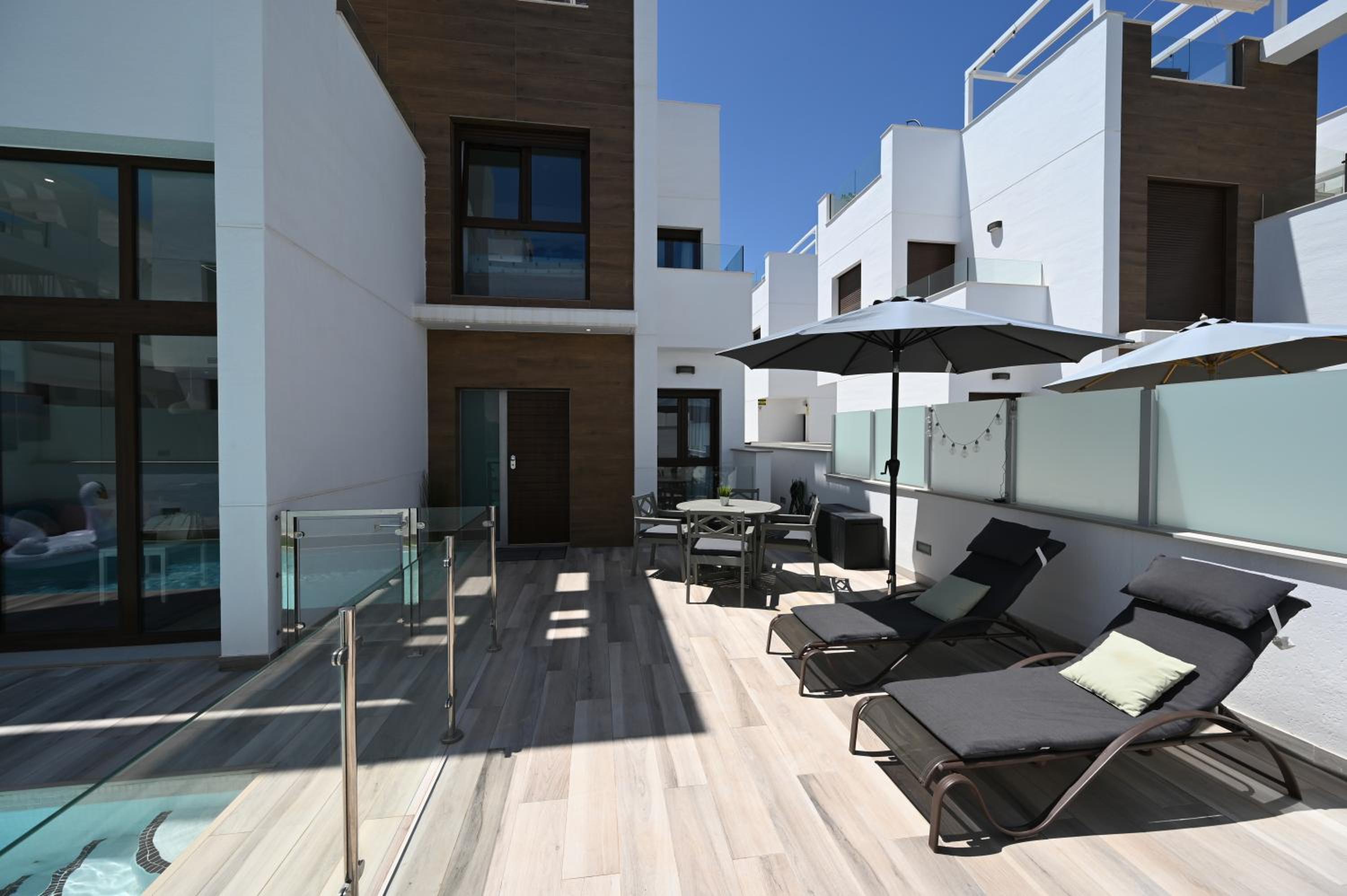 Lake House by United Renters