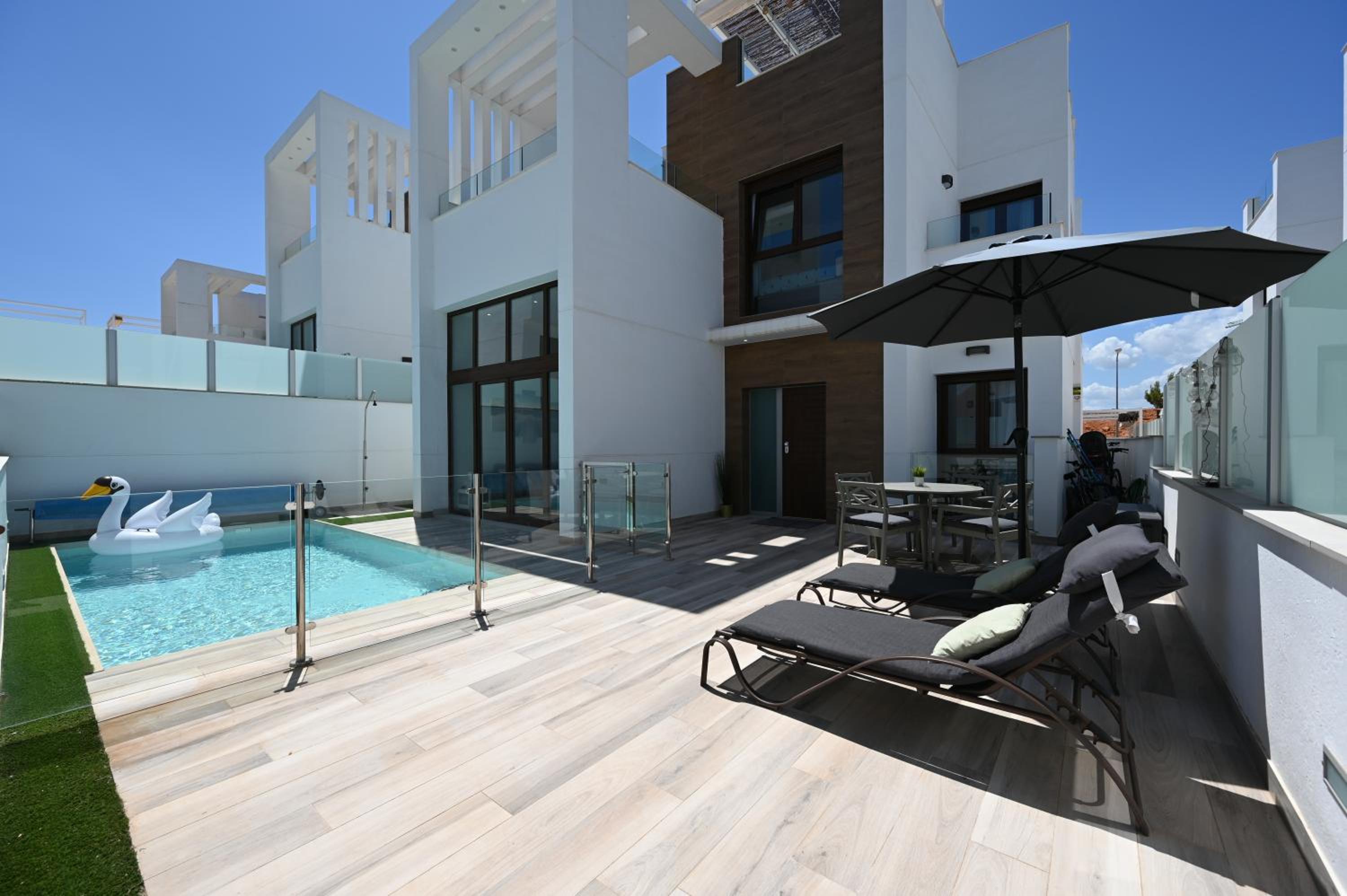 Lake House by United Renters