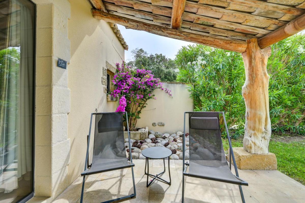 outdoor BBQ area