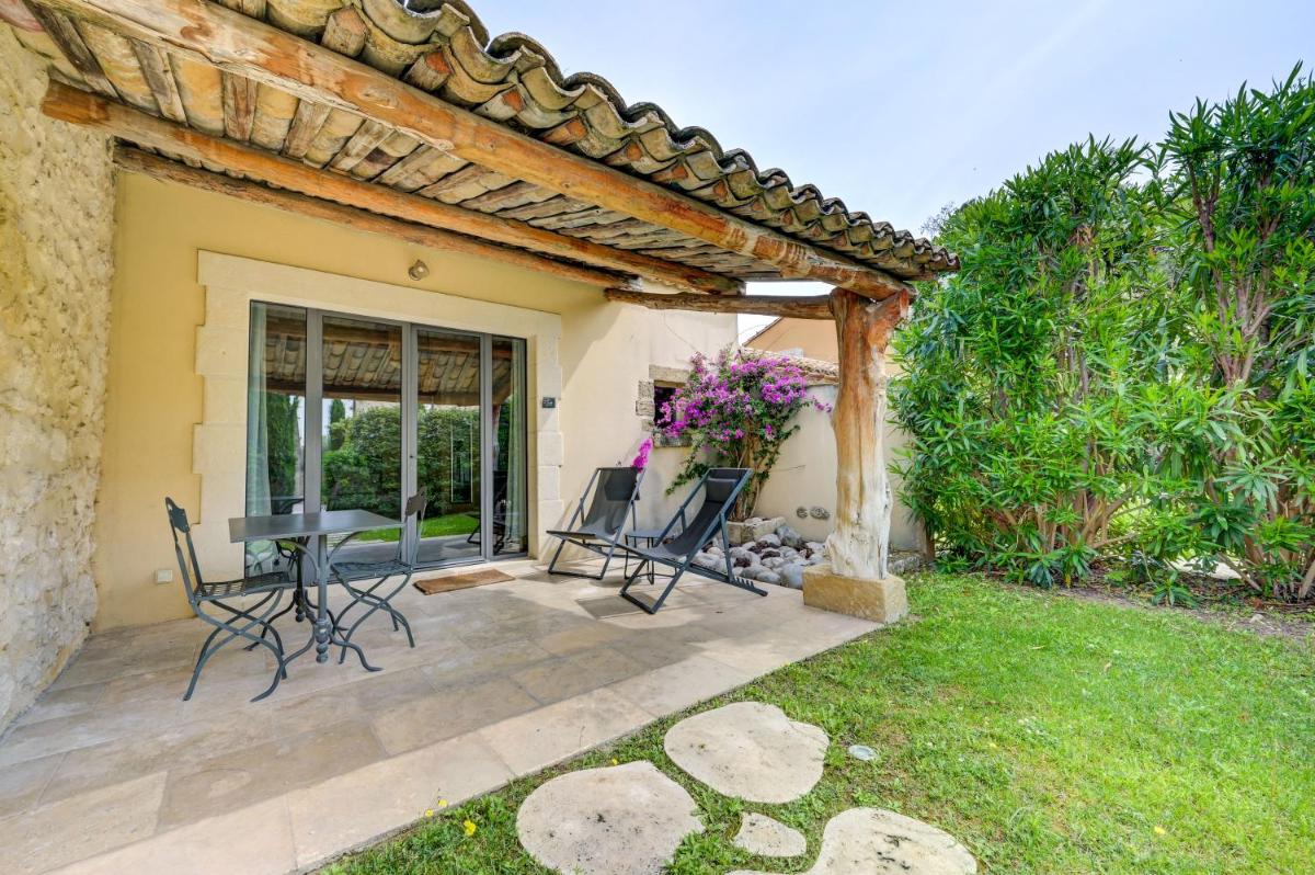 outdoor BBQ area