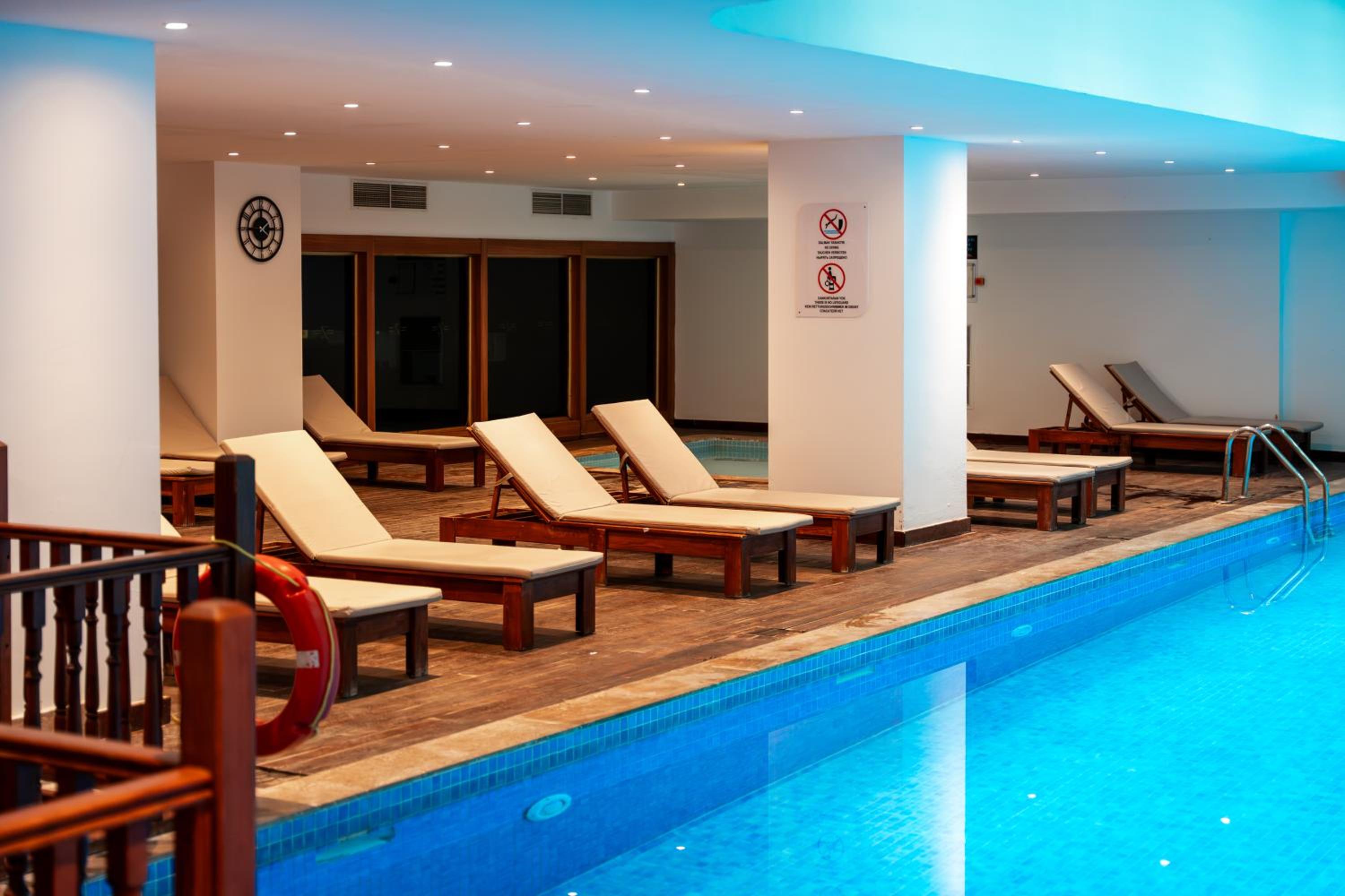 Oz Hotels Side Premium - Image 186