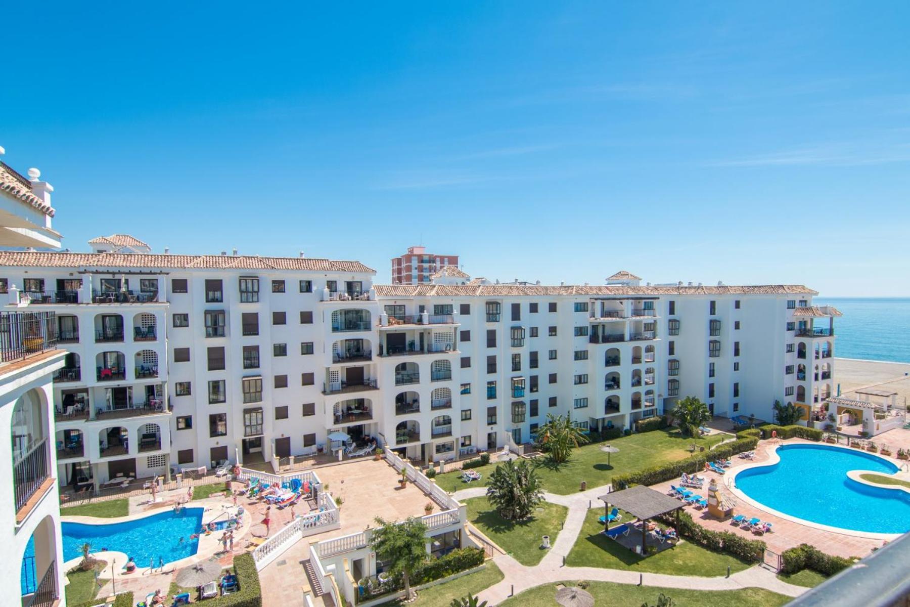 2066-Apt 2 bedrooms on beach, tenis, gym, pool view 2