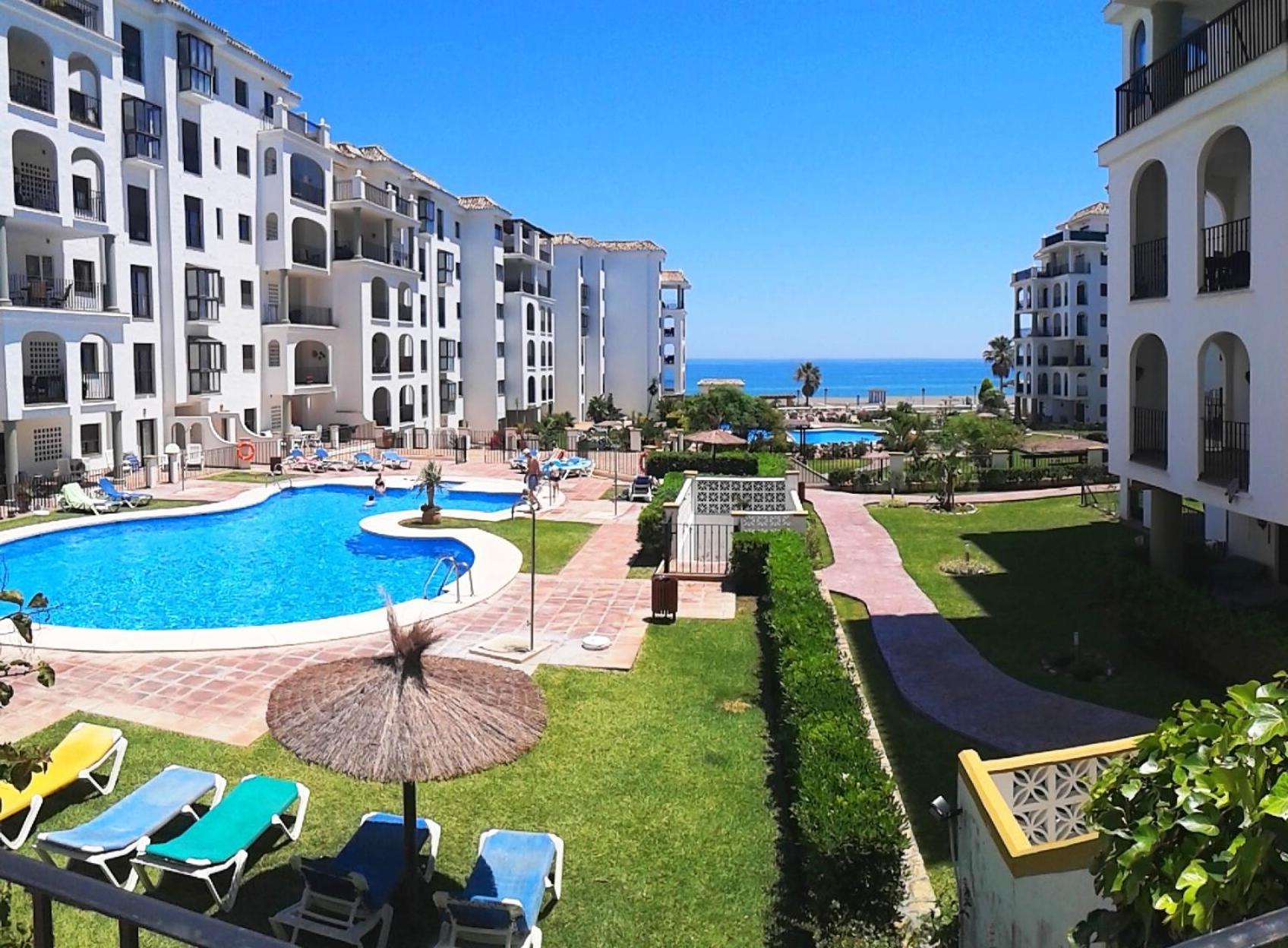 2066-Apt 2 bedrooms on beach, tenis, gym, pool view 3