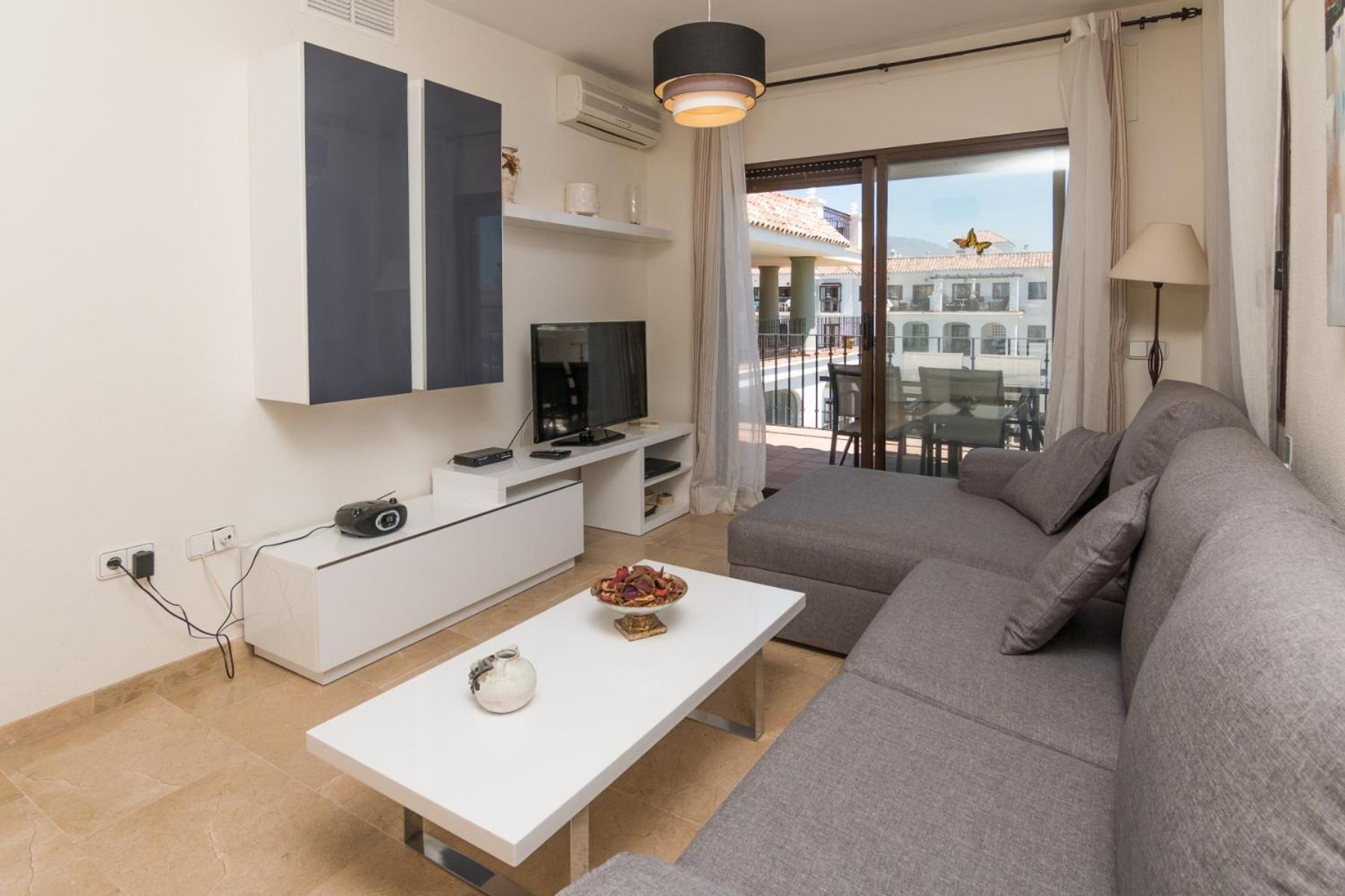 2066-Apt 2 bedrooms on beach, tenis, gym, pool view 5